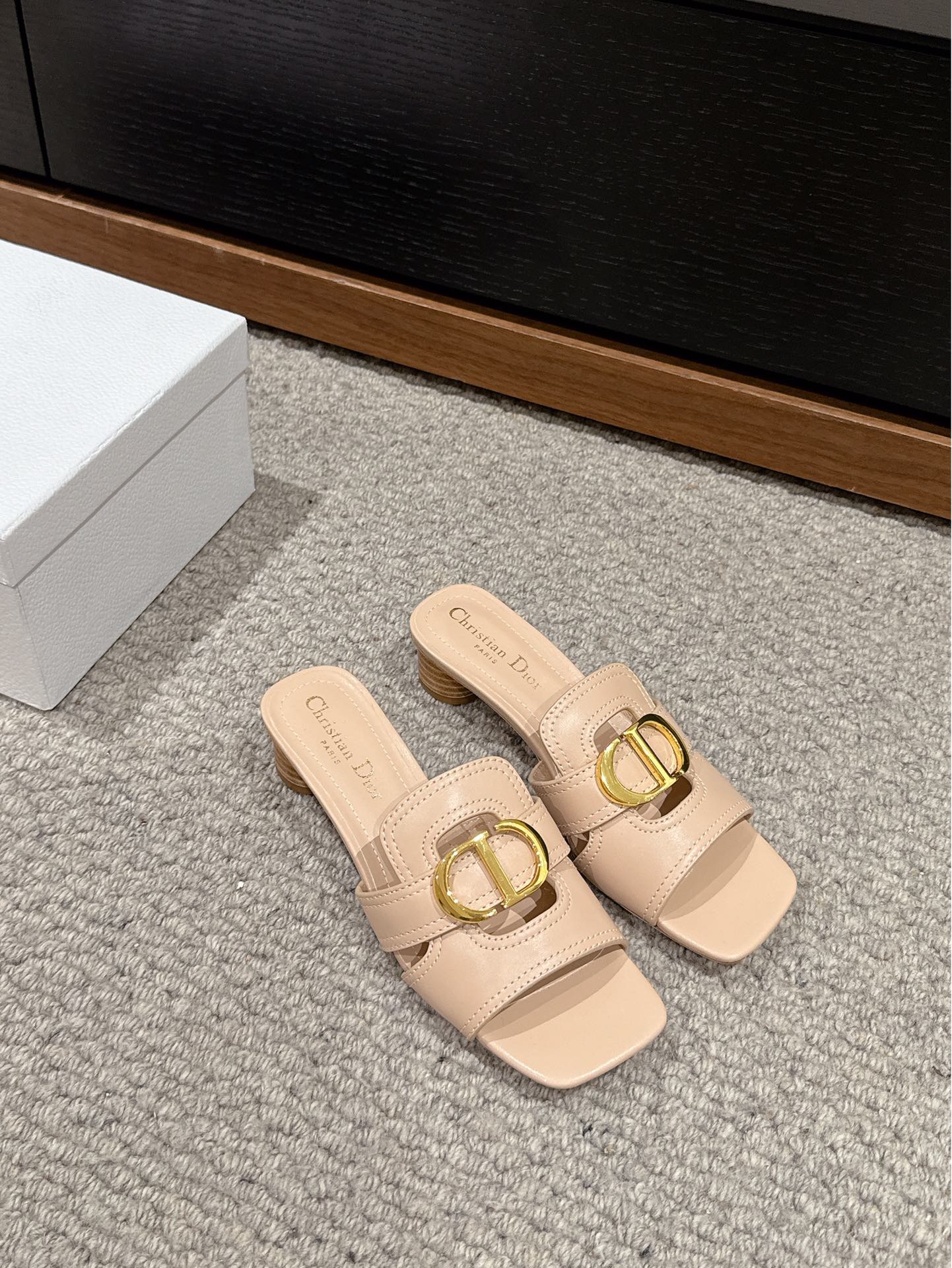 cd sandal mule 30 montaigne 35cm beige calfskin