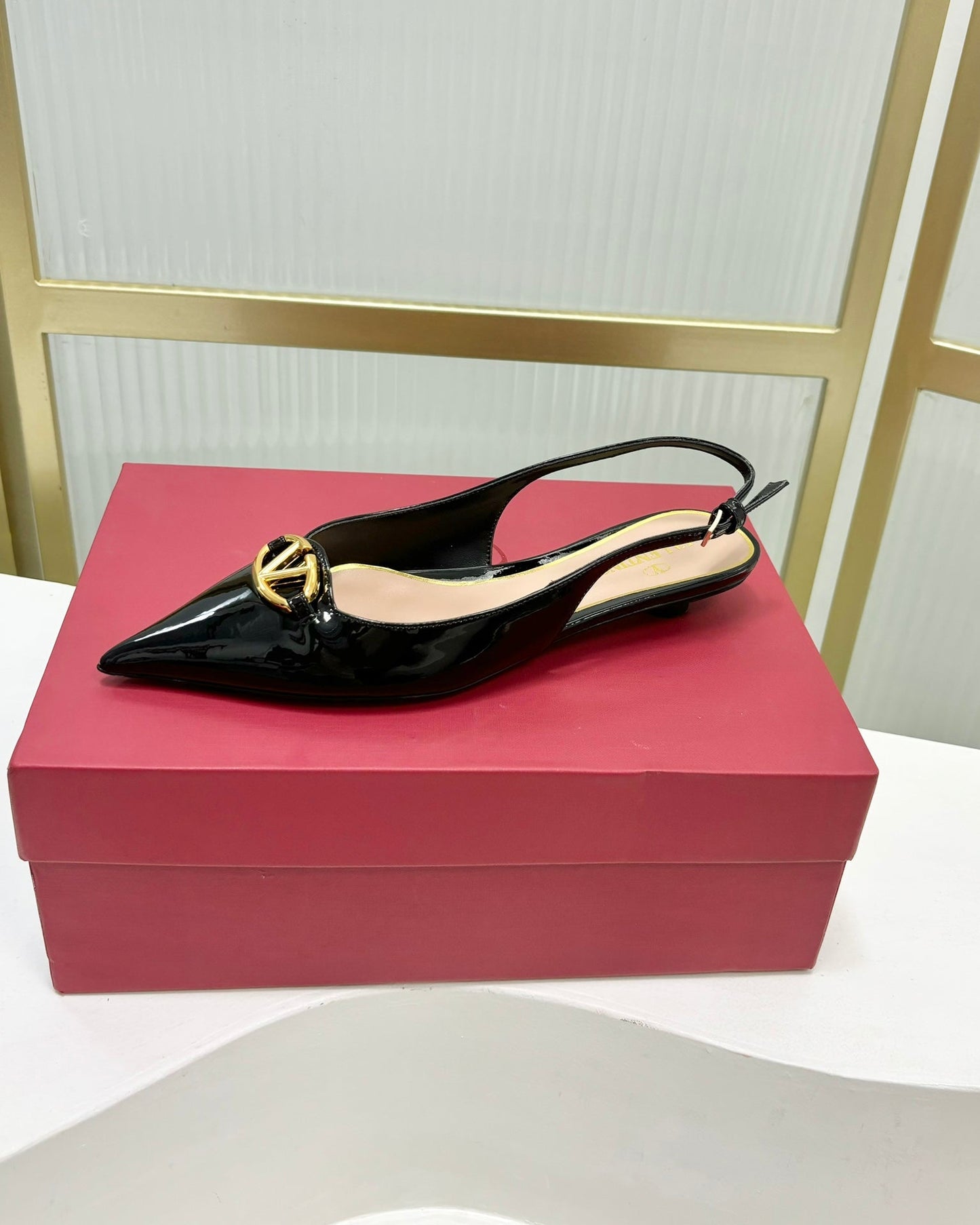 VLogo Slingback Ballerina 20mm In Glossy Black Cowhide 843651