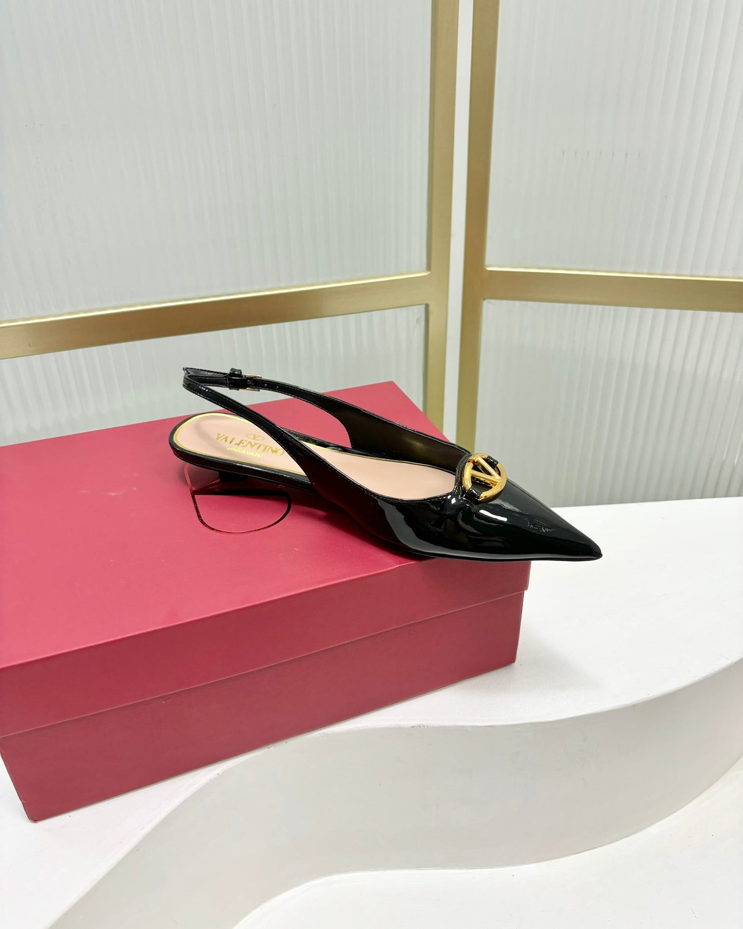 VLogo Slingback Ballerina 20mm In Glossy Black Cowhide 843651