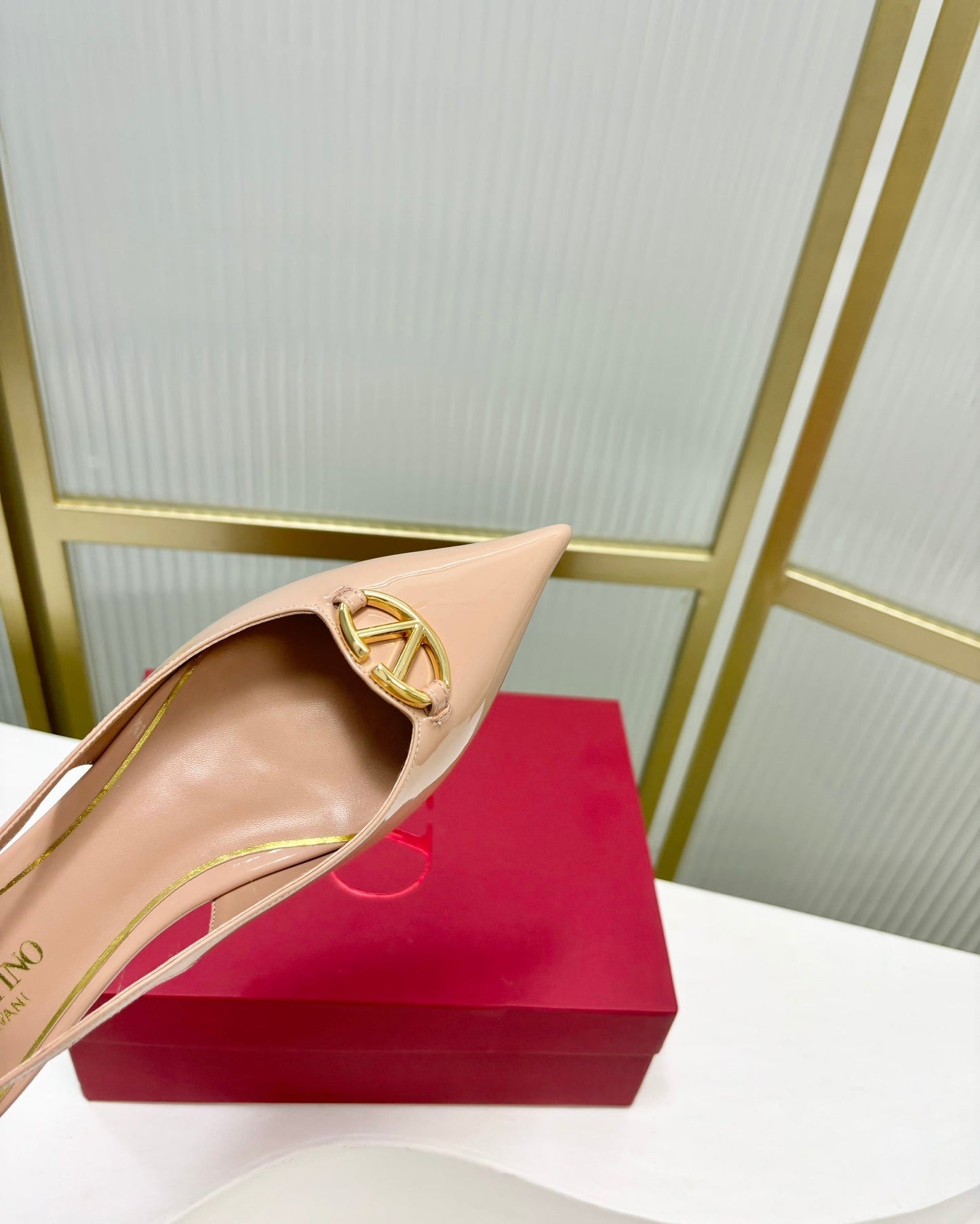 VLogo Slingback Ballerina 20mm In Glossy Dark Beige Cowhide 843659