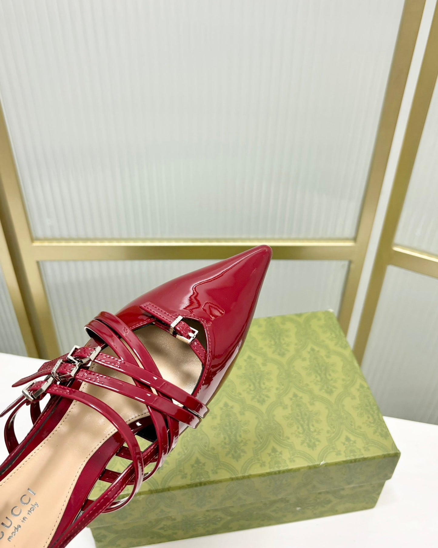 STRAPPY FLAT SLINGBACK IN SCARLET RED GLOSSY CALFSKIN