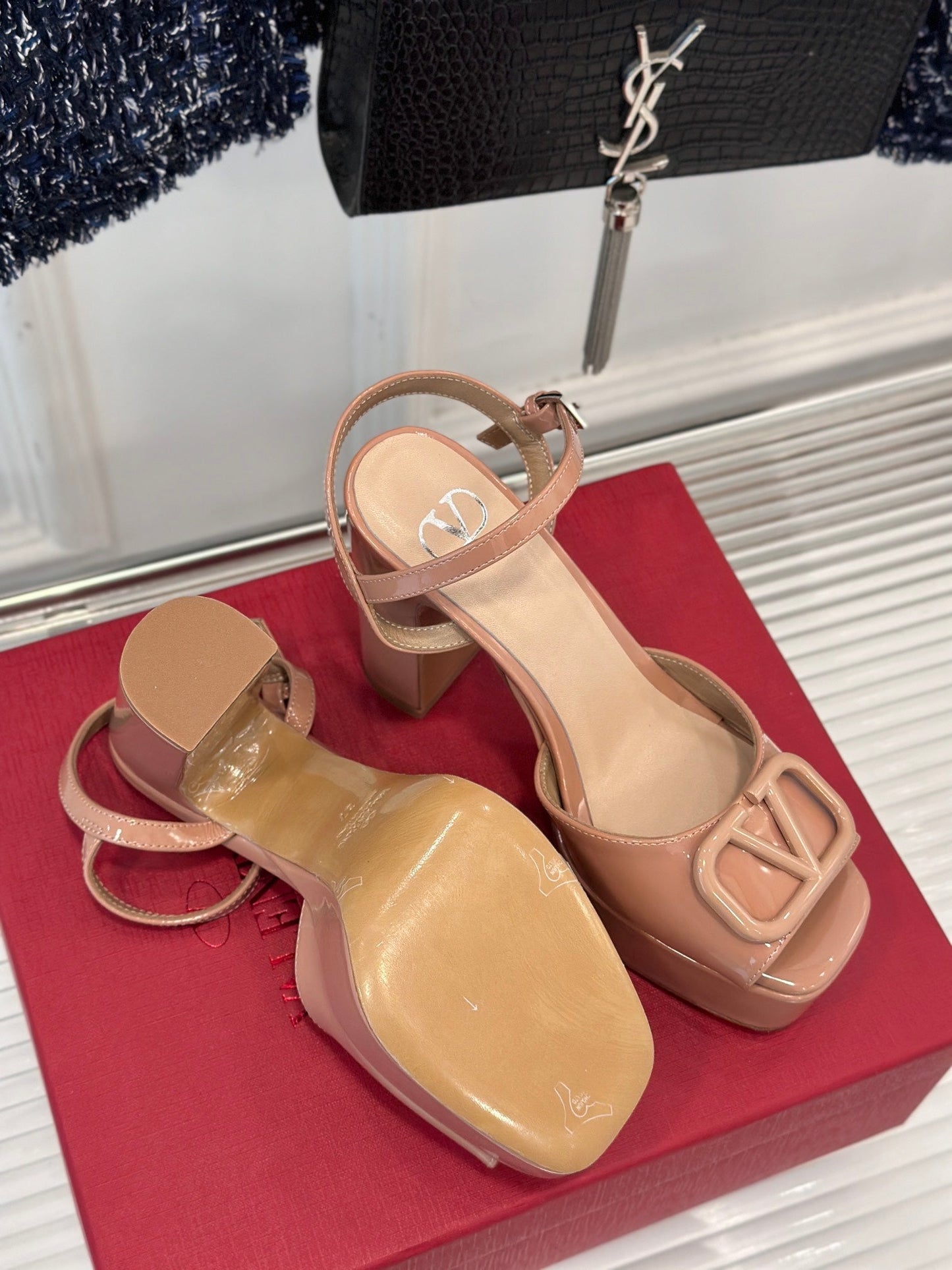 Sandal With Vlogo Signature Platform In Dark Beige Pink Glossy Calfskin 110mm 989458