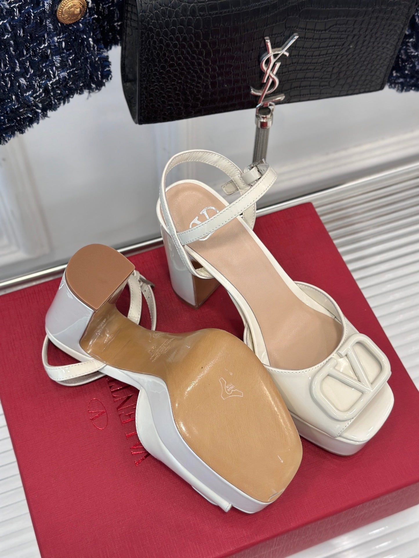 Sandal With Vlogo Signature Platform In White Glossy Calfskin 110mm 989462