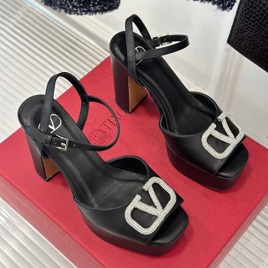 Sandal With Vlogo Signature Platform In Black With Stone Calfskin 110mm 989465