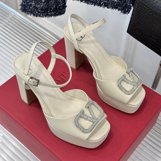 Sandal With Vlogo Signature Platform In White With Stone Calfskin 110mm 989467