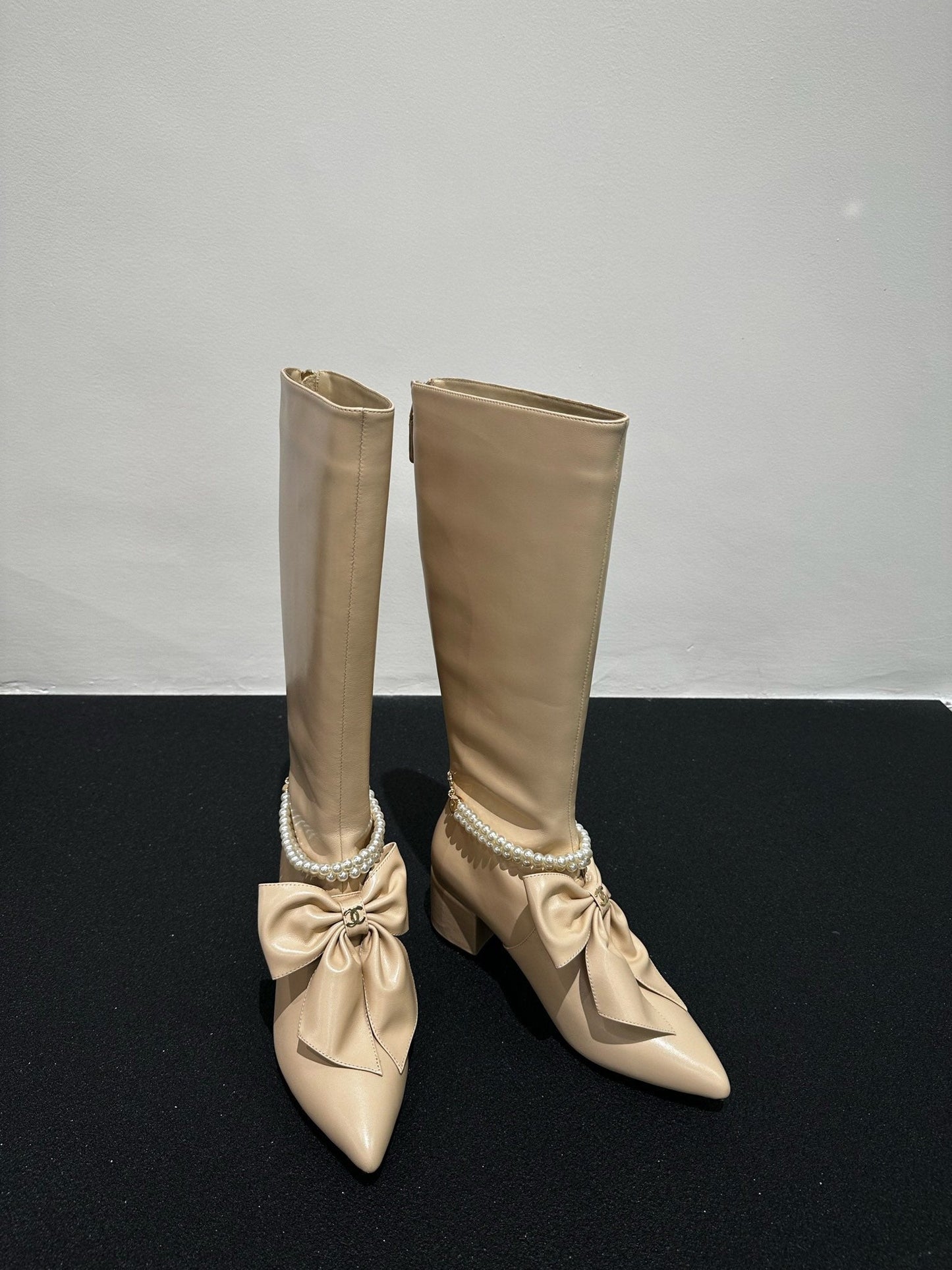 CC High Boots Beige Bow Tie Cowhide