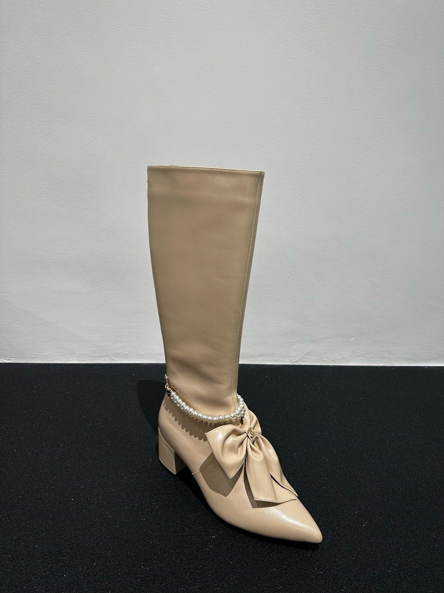 CC High Boots Beige Bow Tie Cowhide