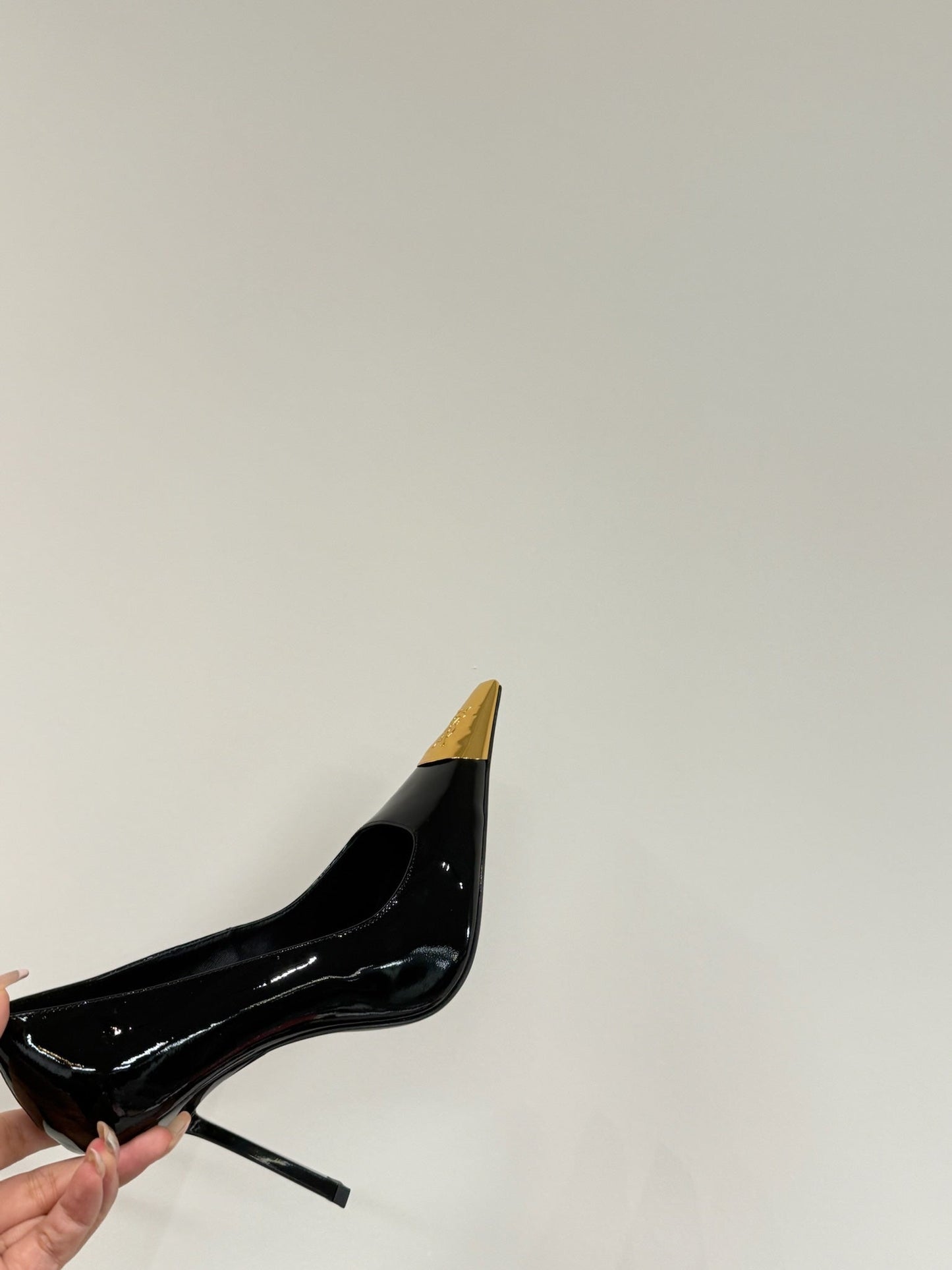 JEANNE HIGH PUMPS IN BLACK PATENT CALFSKIN