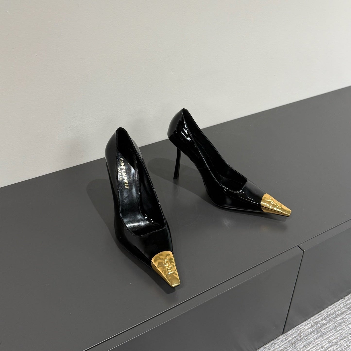 JEANNE HIGH PUMPS IN BLACK PATENT CALFSKIN