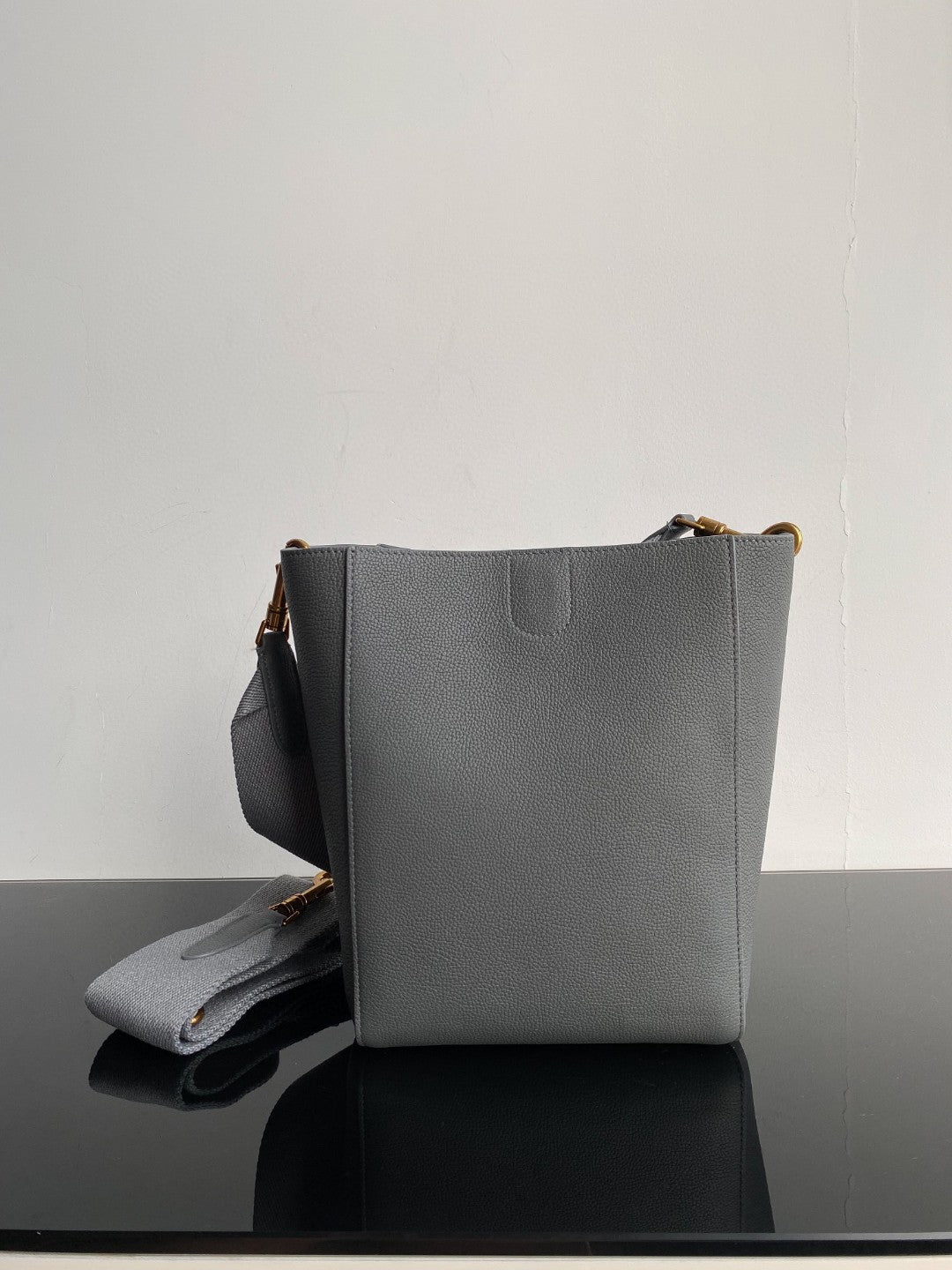 SANGLE SEAU BUCKET 24 BAG GREY CALFSKIN