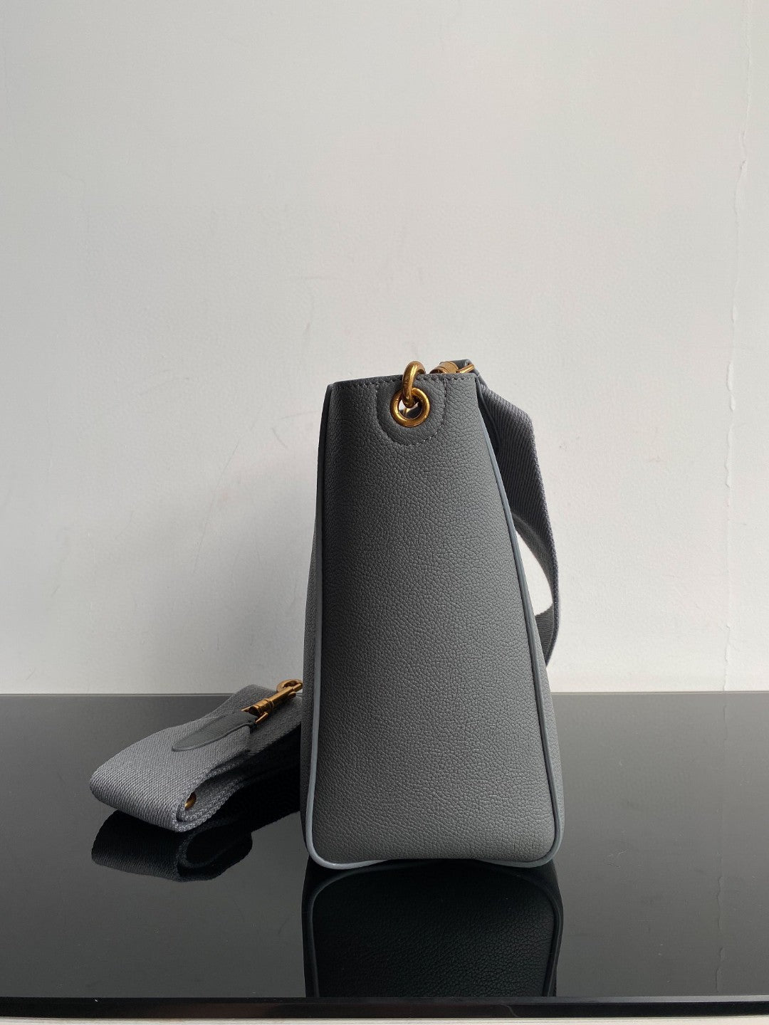 SANGLE SEAU BUCKET 24 BAG GREY CALFSKIN