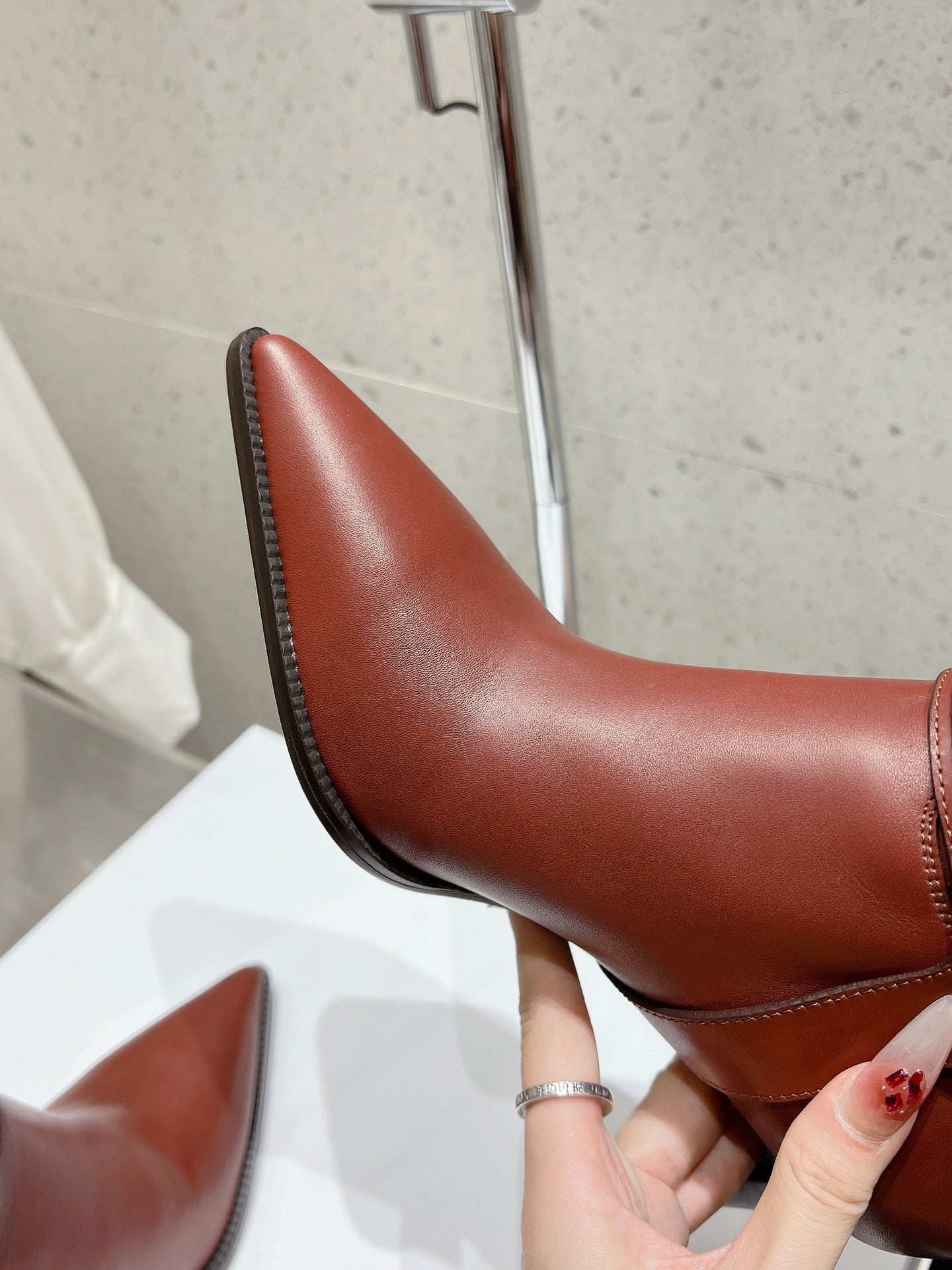 VERNEUIL ANKLE BOOT WITH TRIOMPHE IN RED BROWN CALFSKIN