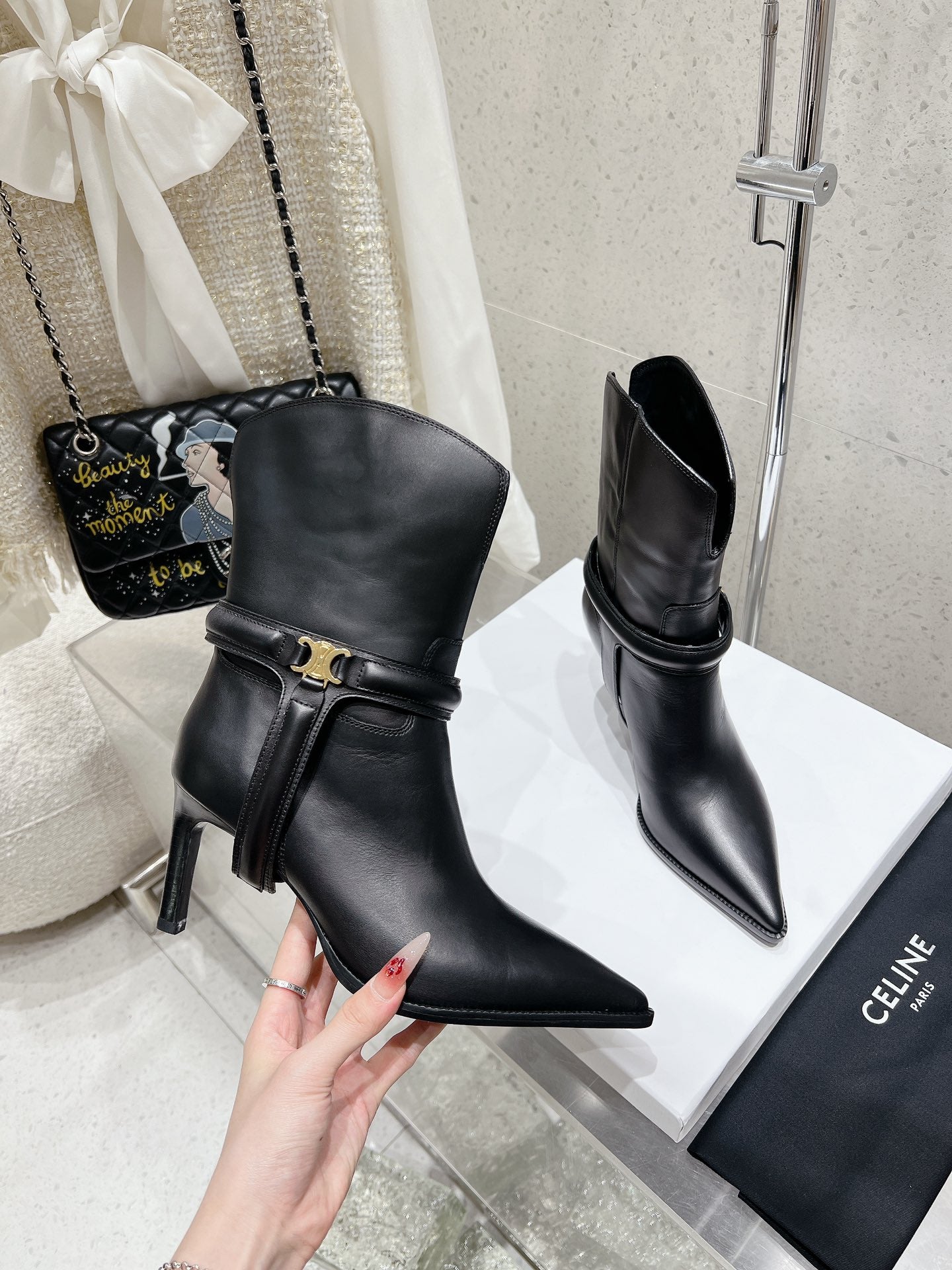 VERNEUIL ANKLE BOOT WITH TRIOMPHE IN BLACK CALFSKIN