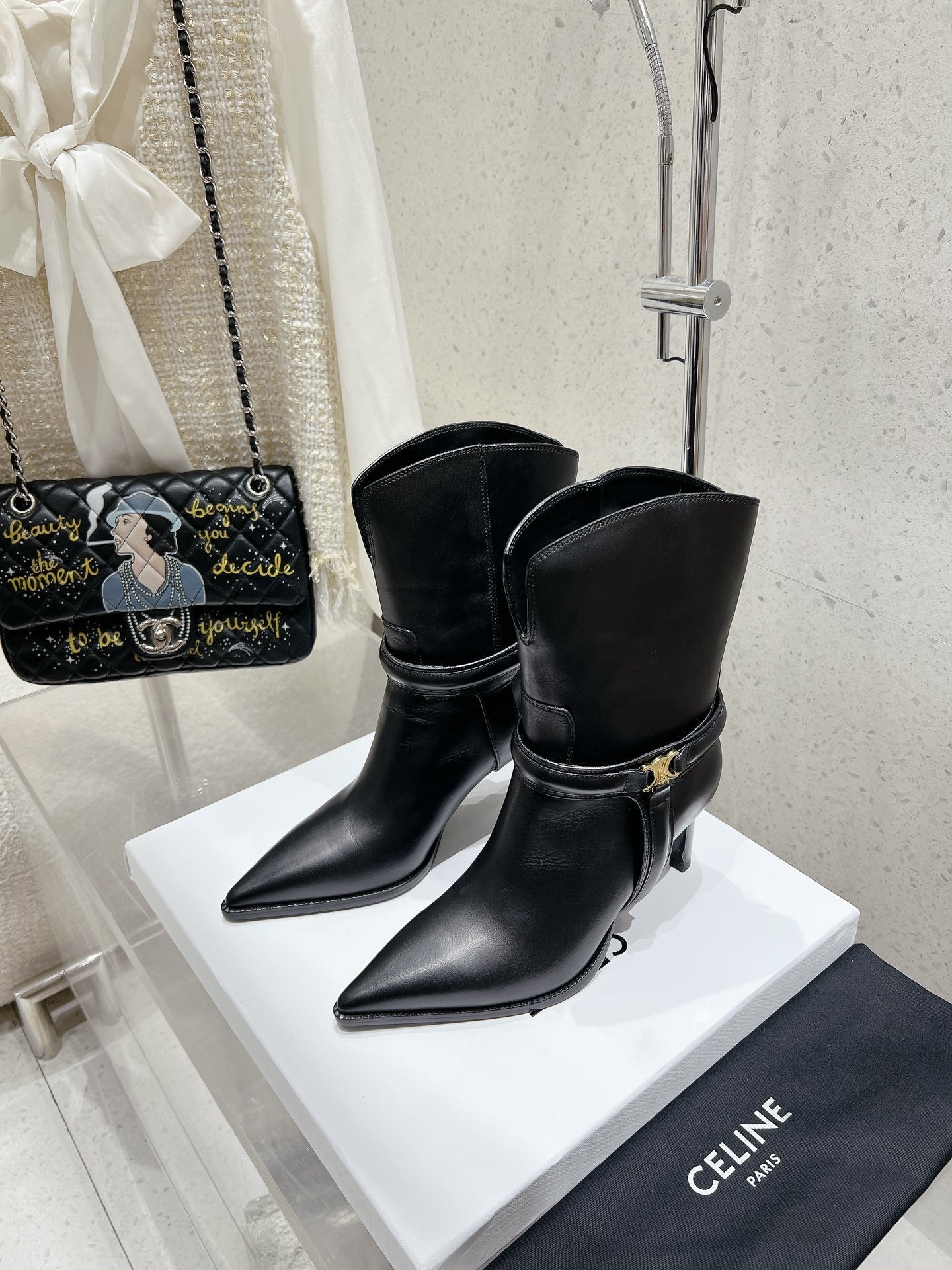 VERNEUIL ANKLE BOOT WITH TRIOMPHE IN BLACK CALFSKIN