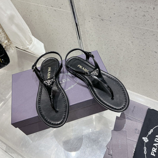 PRA PATENT LEATHER THONG SANDALS BLACK