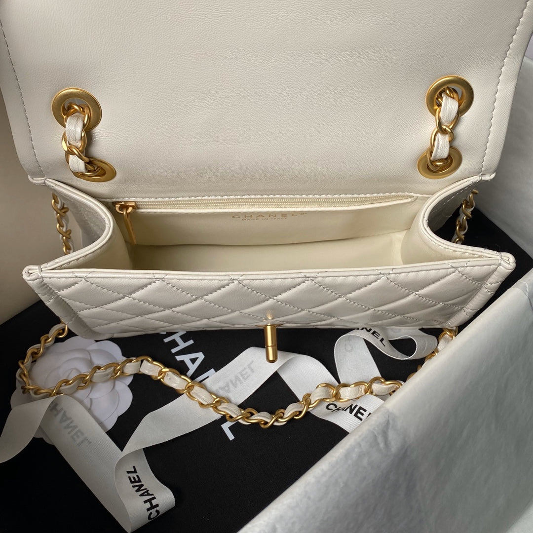 24s small flap bag 23cm cream calfskin gold hardware