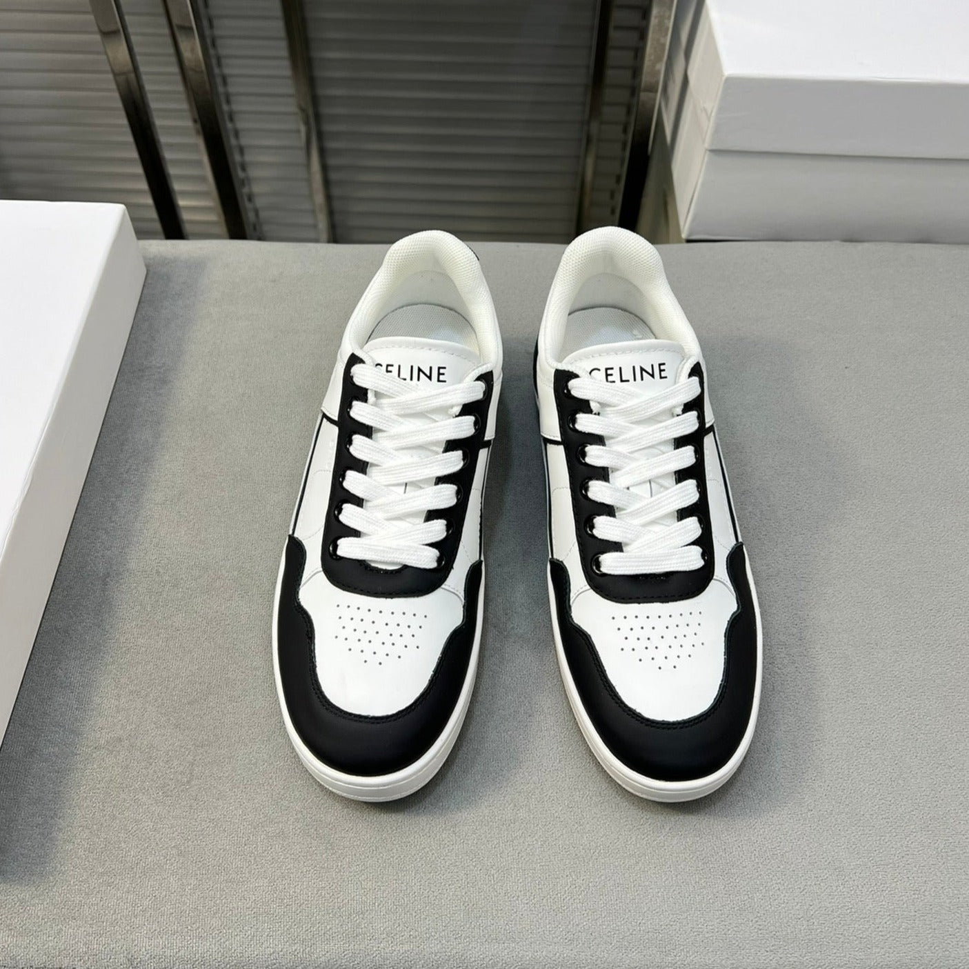 TRAINER LOW LACE-UP SNEAKER IN CALFSKIN, LAMINATED CALFSKIN AND SUEDE CALFSKIN OPTIC BLACK WHITE