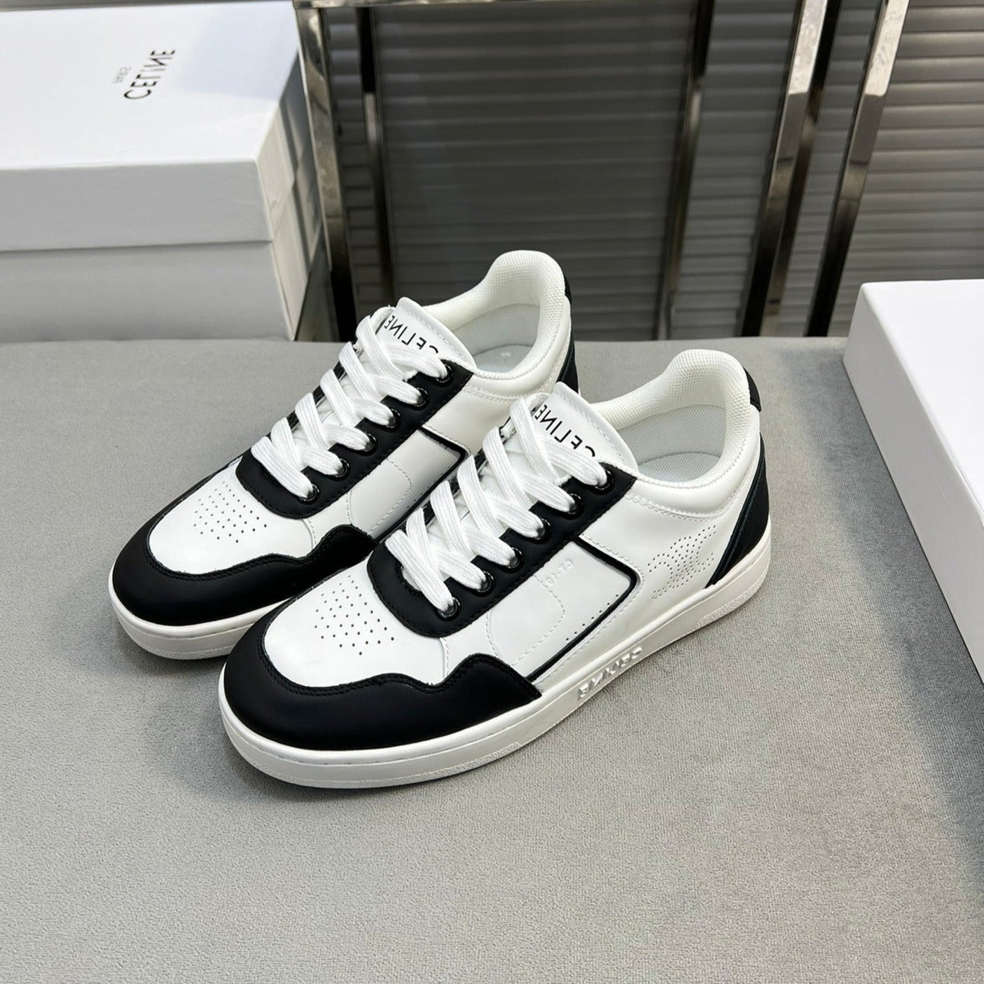 TRAINER LOW LACE-UP SNEAKER IN CALFSKIN, LAMINATED CALFSKIN AND SUEDE CALFSKIN OPTIC BLACK WHITE