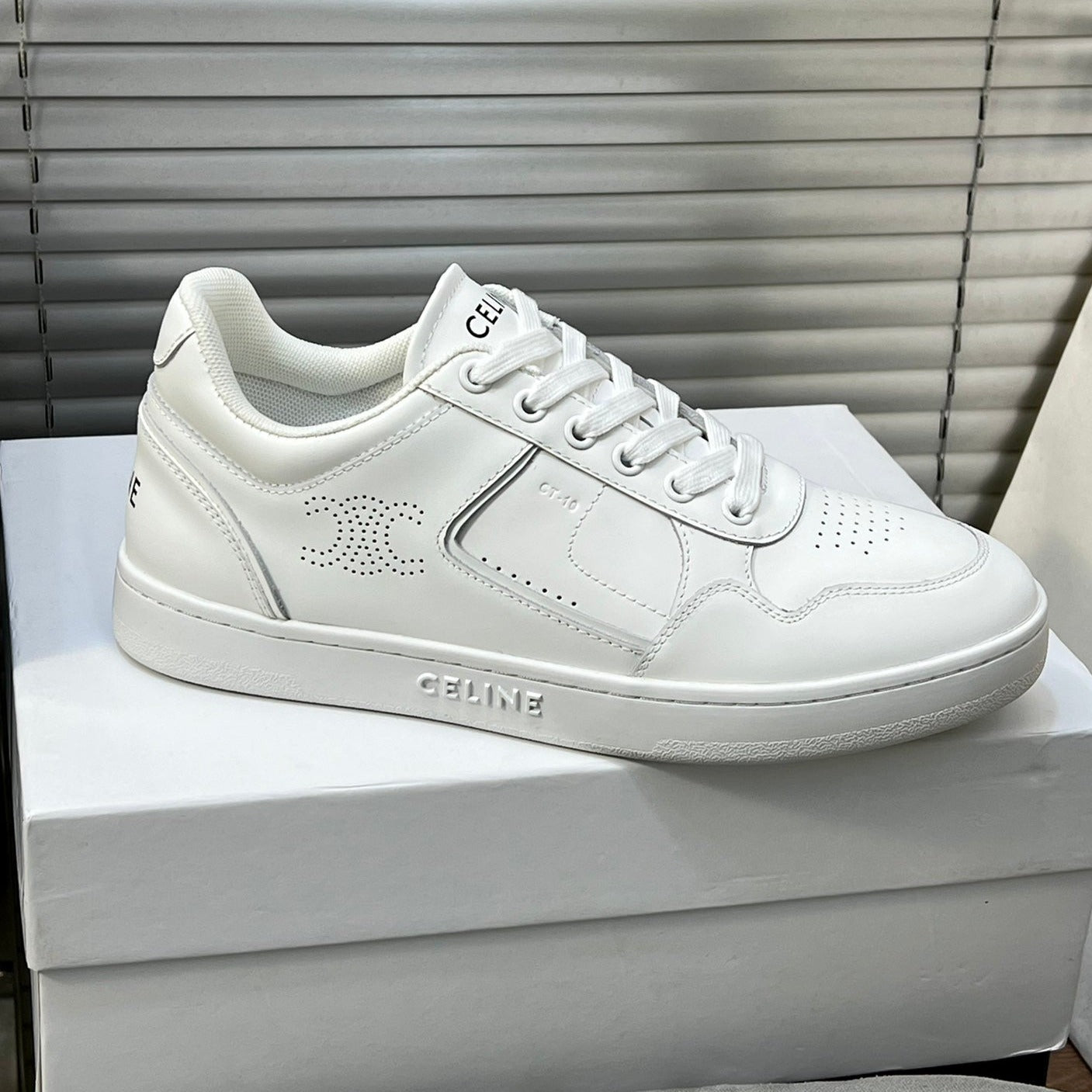 TRAINER LOW LACE-UP SNEAKER IN CALFSKIN, LAMINATED CALFSKIN AND SUEDE CALFSKIN OPTIC WHITE