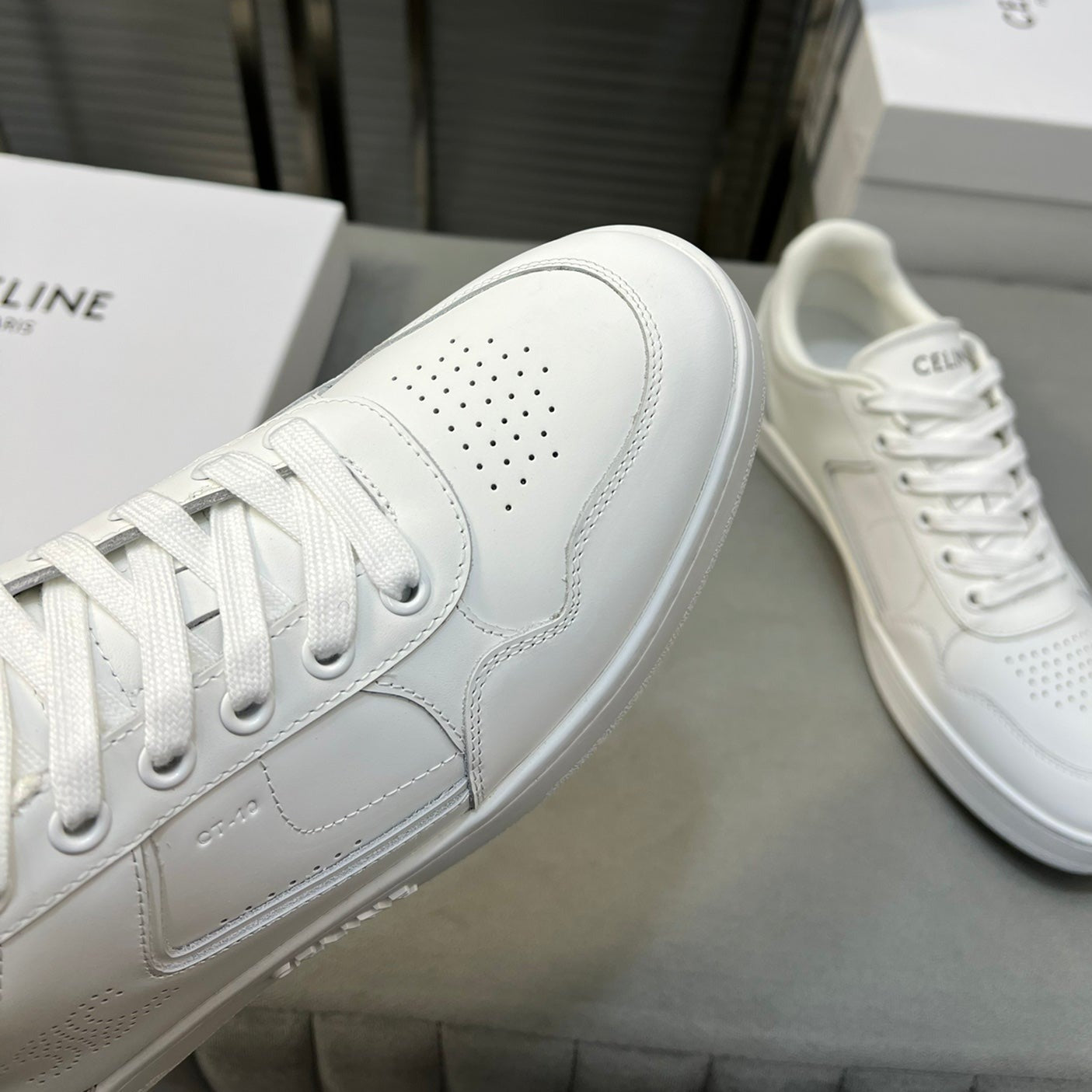 TRAINER LOW LACE-UP SNEAKER IN CALFSKIN, LAMINATED CALFSKIN AND SUEDE CALFSKIN OPTIC WHITE