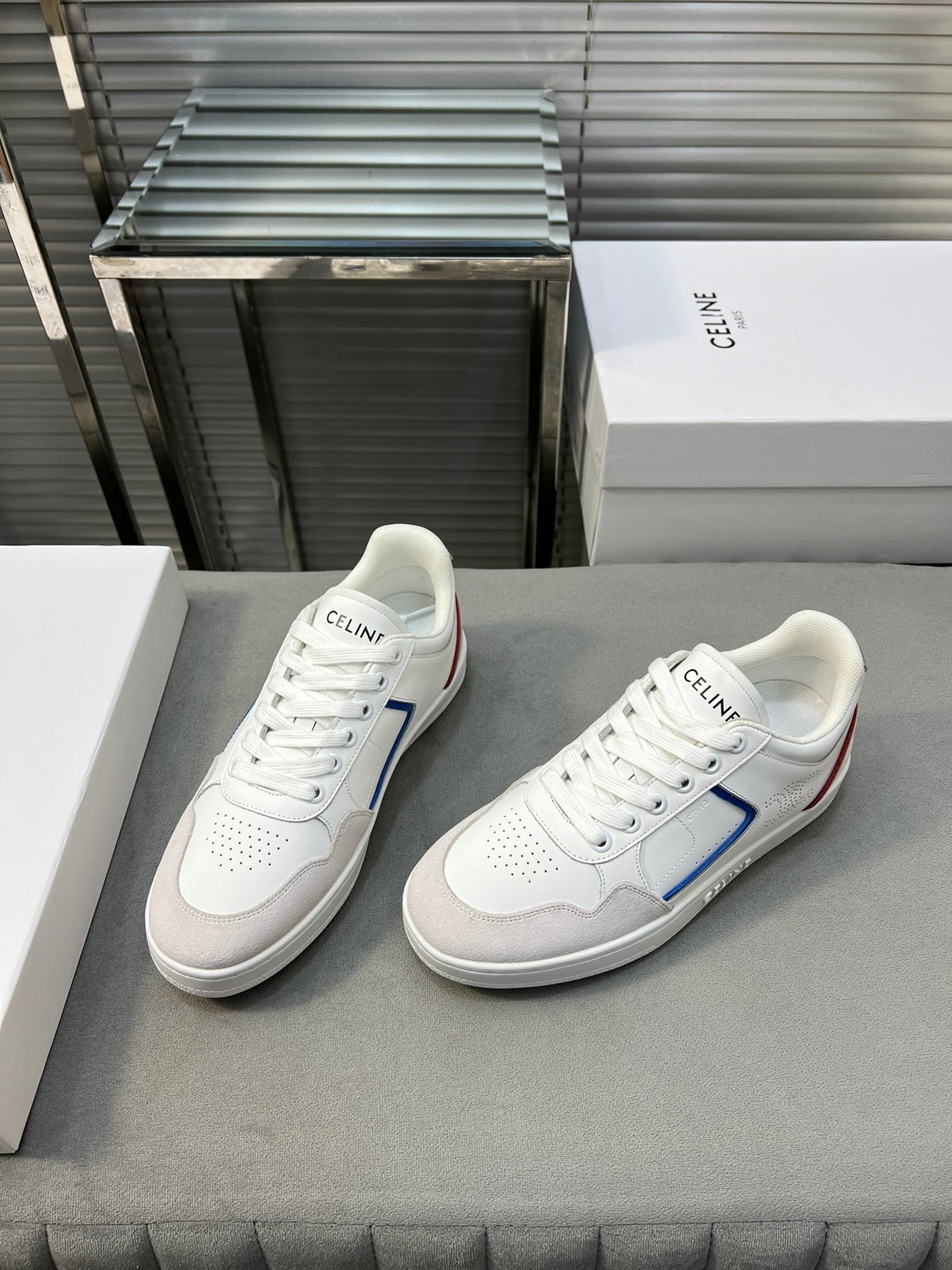 TRAINER LOW LACE-UP SNEAKER IN CALFSKIN, LAMINATED CALFSKIN AND SUEDE CALFSKIN OPTIC WHITE/BLUE/RED/SILVER