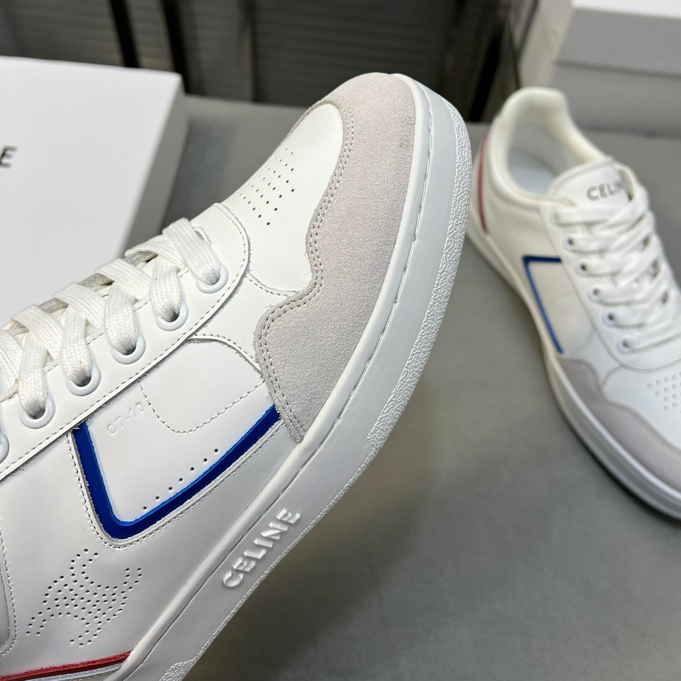 TRAINER LOW LACE-UP SNEAKER IN CALFSKIN, LAMINATED CALFSKIN AND SUEDE CALFSKIN OPTIC WHITE/BLUE/RED/SILVER