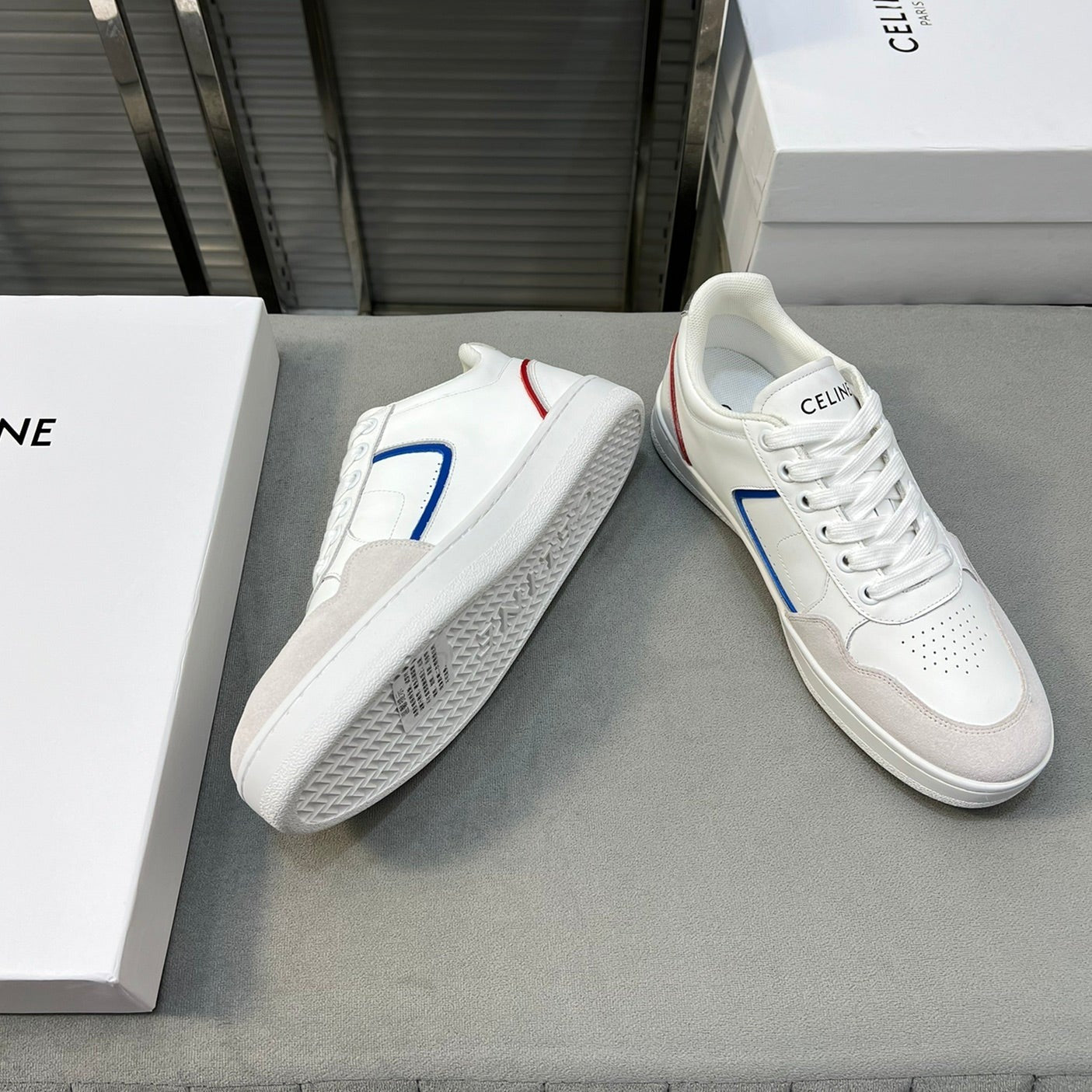 TRAINER LOW LACE-UP SNEAKER IN CALFSKIN, LAMINATED CALFSKIN AND SUEDE CALFSKIN OPTIC WHITE/BLUE/RED/SILVER