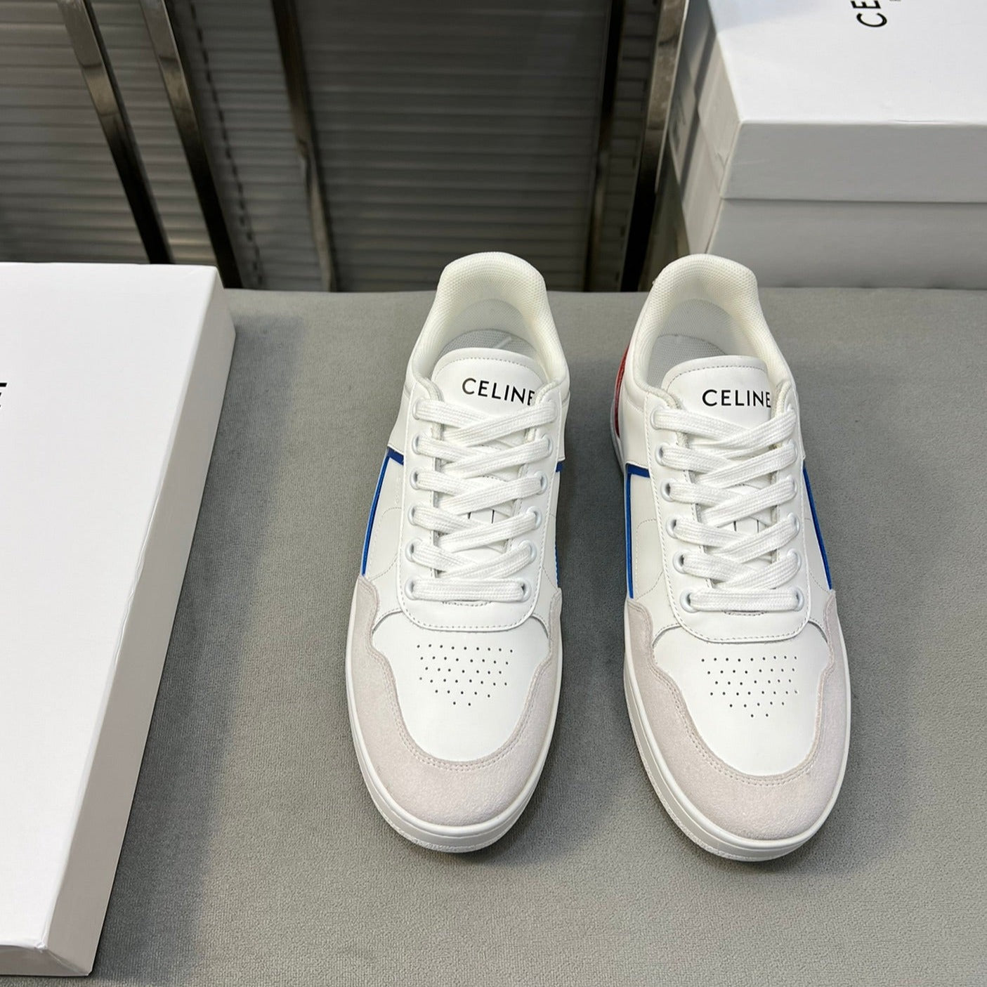 TRAINER LOW LACE-UP SNEAKER IN CALFSKIN, LAMINATED CALFSKIN AND SUEDE CALFSKIN OPTIC WHITE/BLUE/RED/SILVER