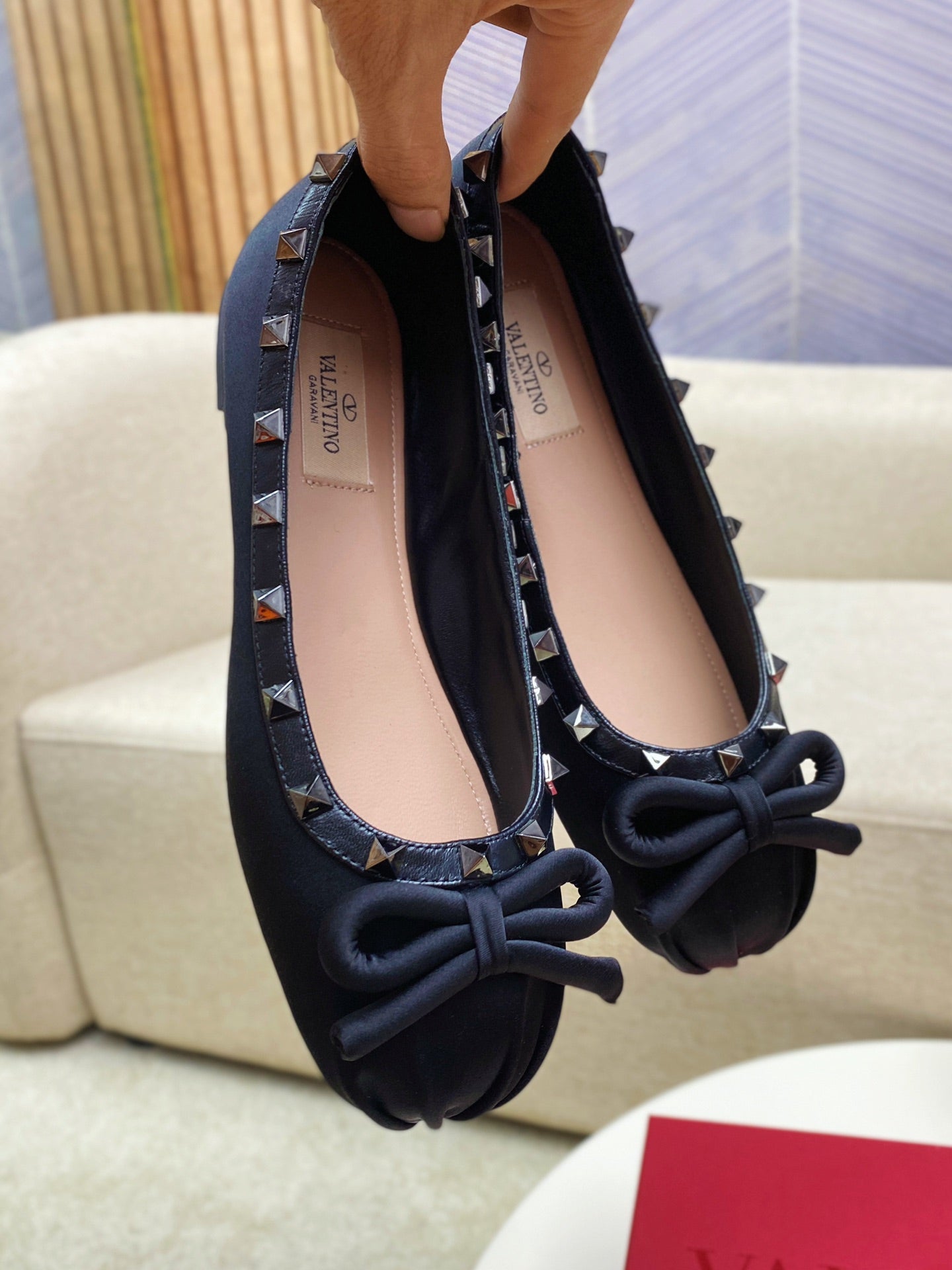 ROCKSTUD PATENT LEATHER BALLERINA IN BLACK SILK