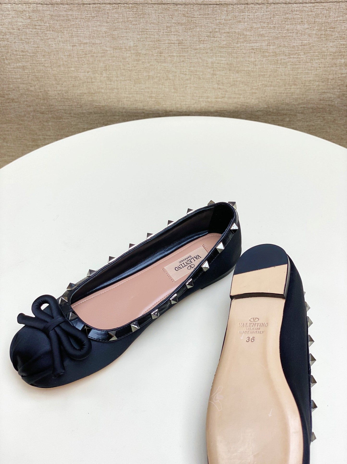 ROCKSTUD PATENT LEATHER BALLERINA IN BLACK SILK