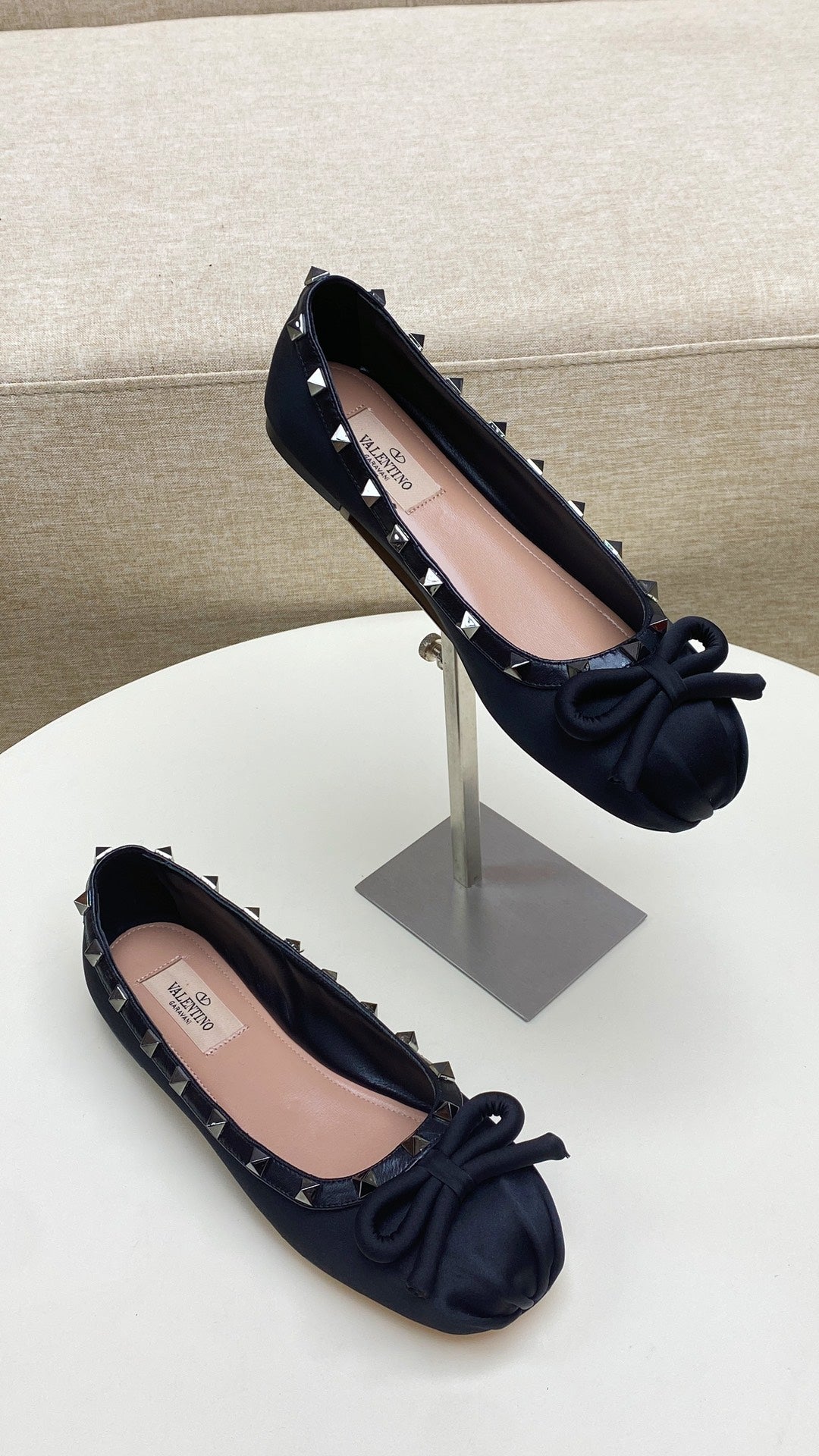 ROCKSTUD PATENT LEATHER BALLERINA IN BLACK SILK