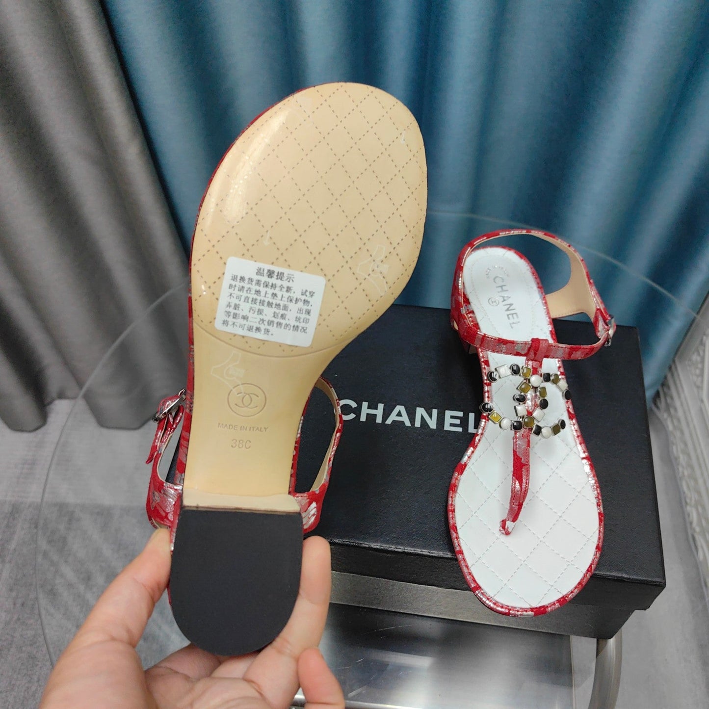 cc thong sandal 40 red white calfskin