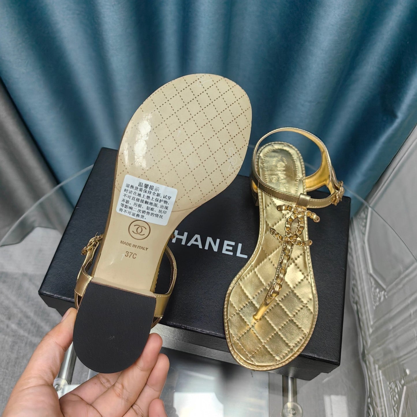 cc thong sandal 40 gold metalic calfskin