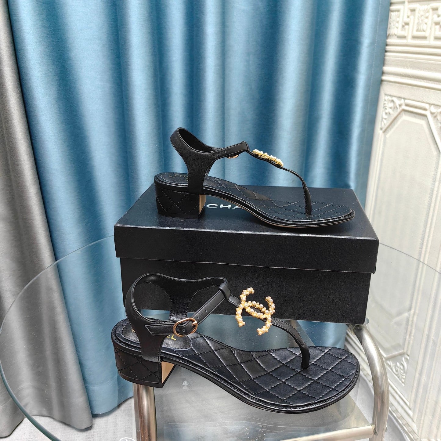 cc thong sandal 40 black calfskin gold cc logo