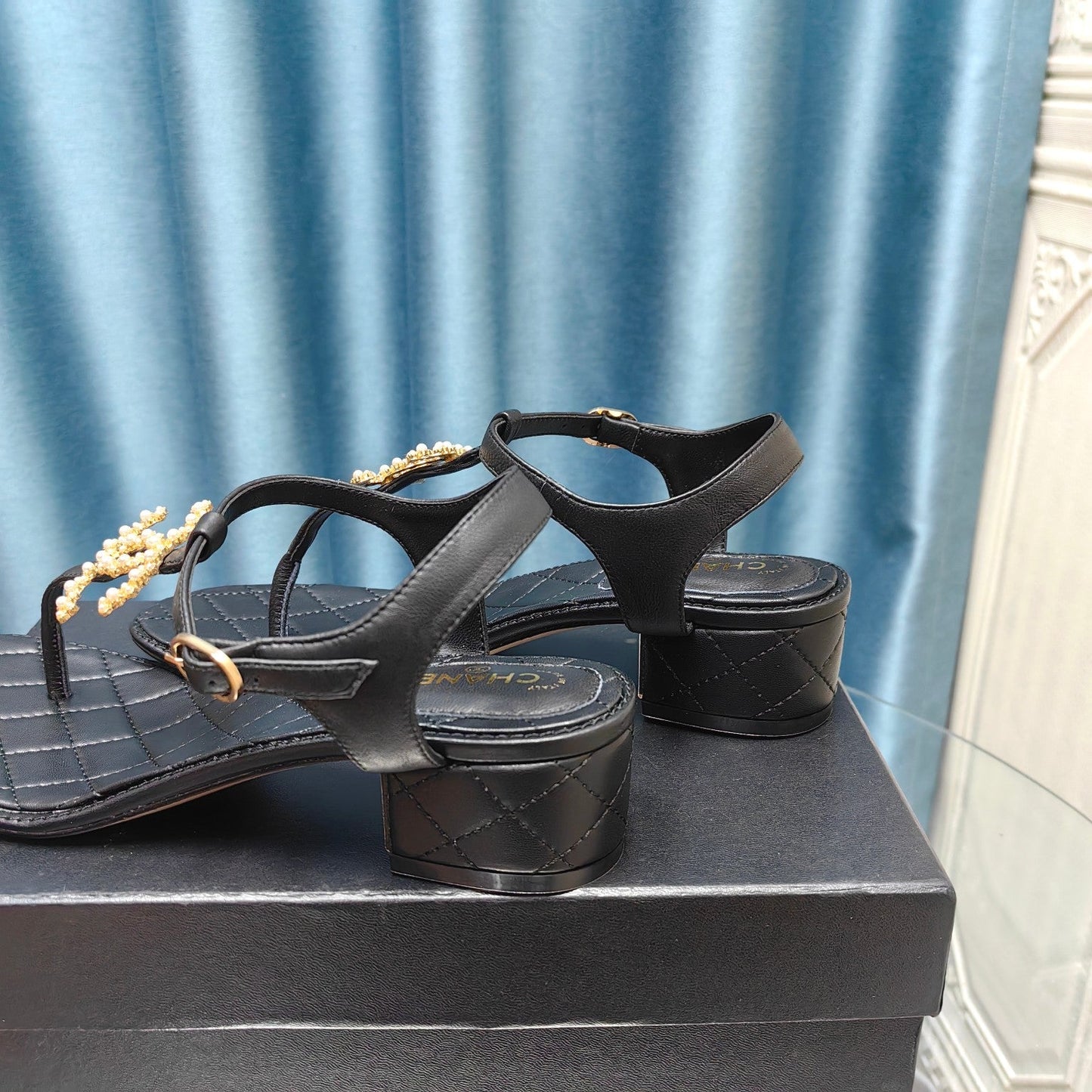 cc thong sandal 40 black calfskin gold cc logo