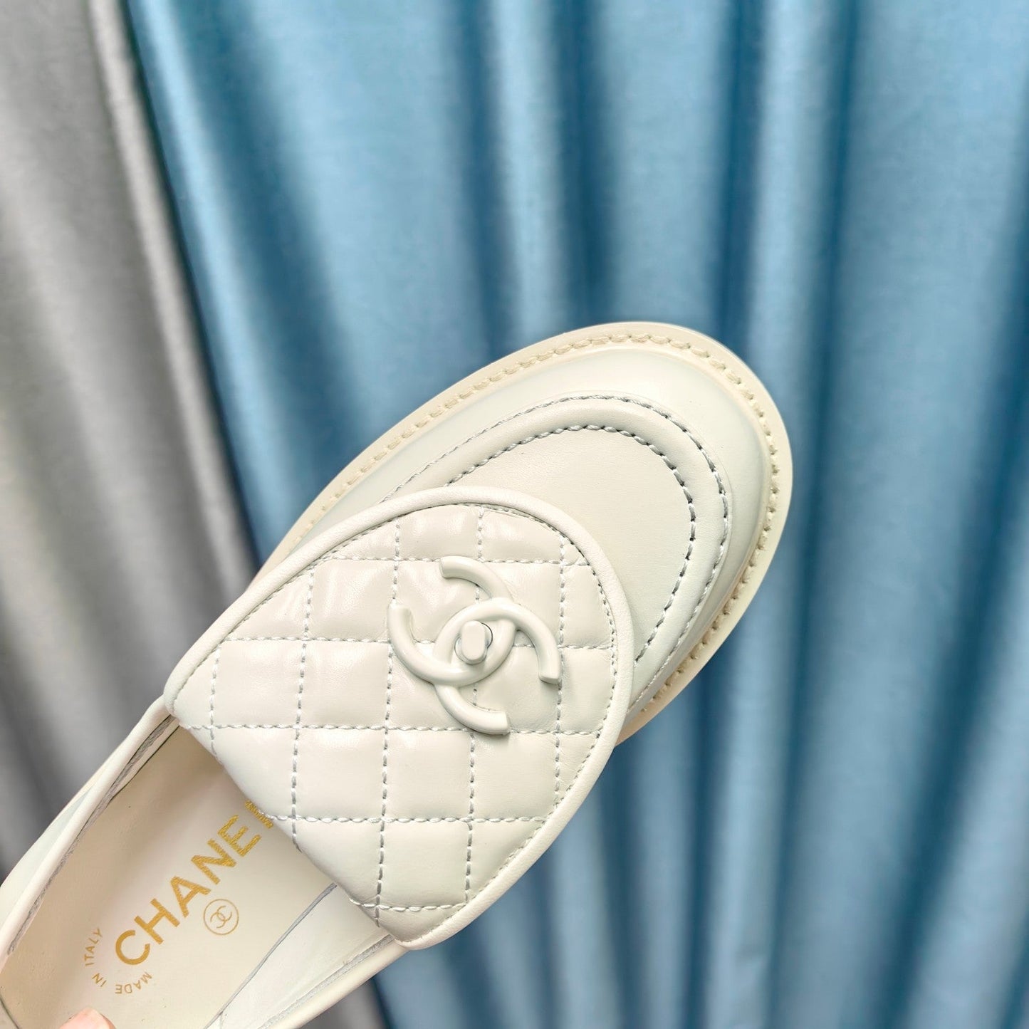 MOCCASINS WHITE QUILTED LAMBSKIN