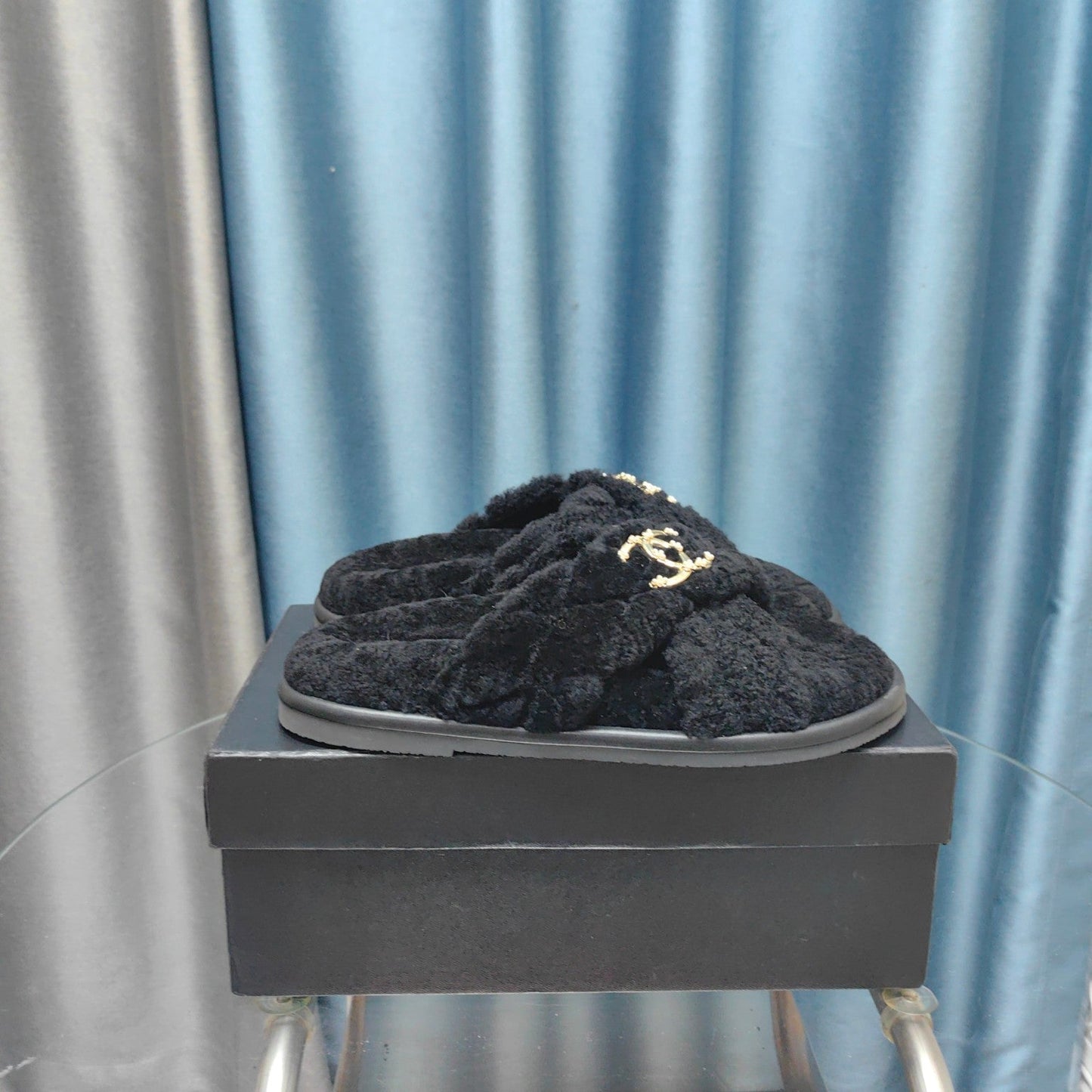 CC Crisscross Slippers Black Pattern Fleece Wool