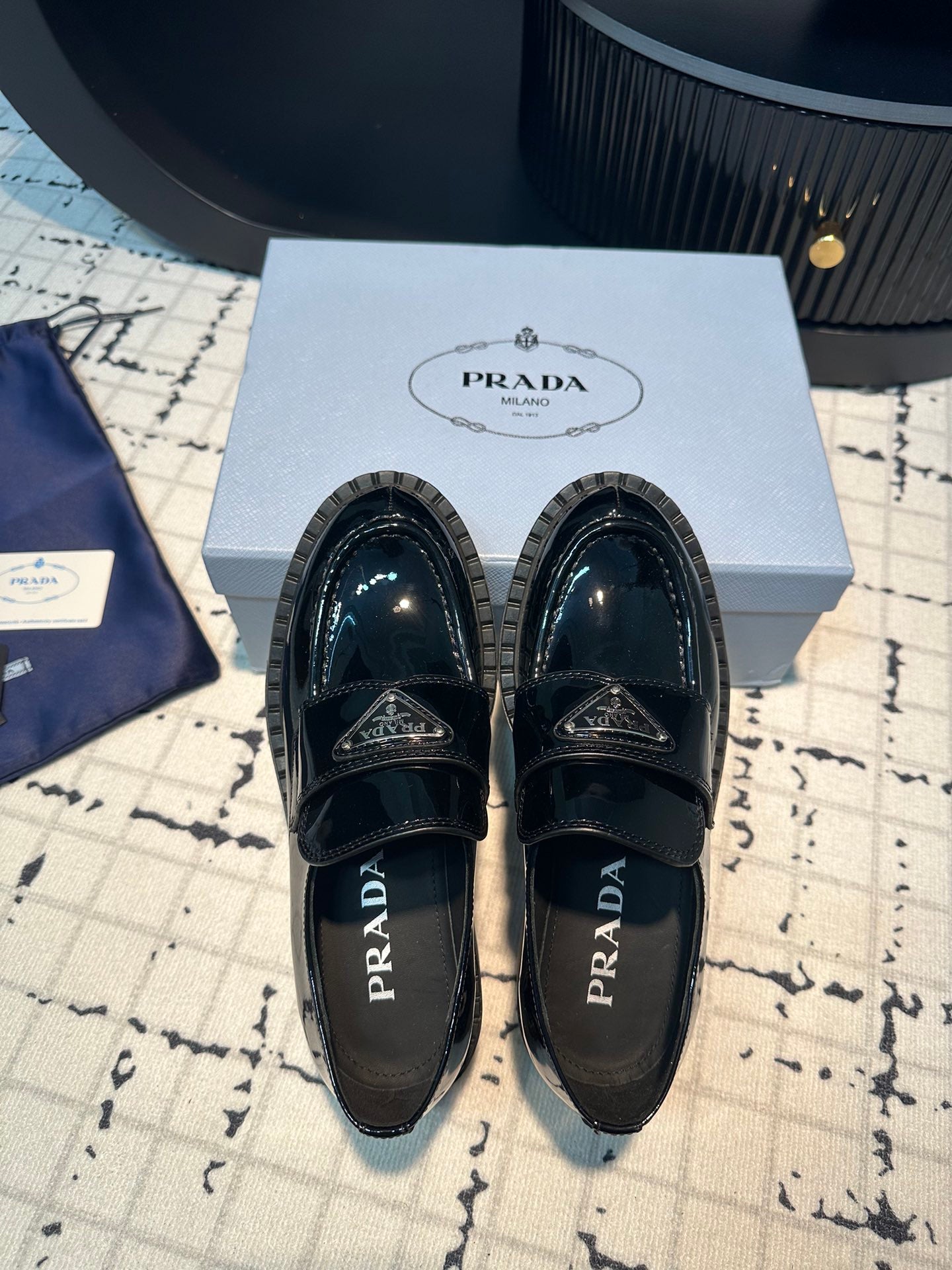 PRA SCHOCOLATE BRUSHED LOAFERS GLOSSY BLACK CALFSKIN