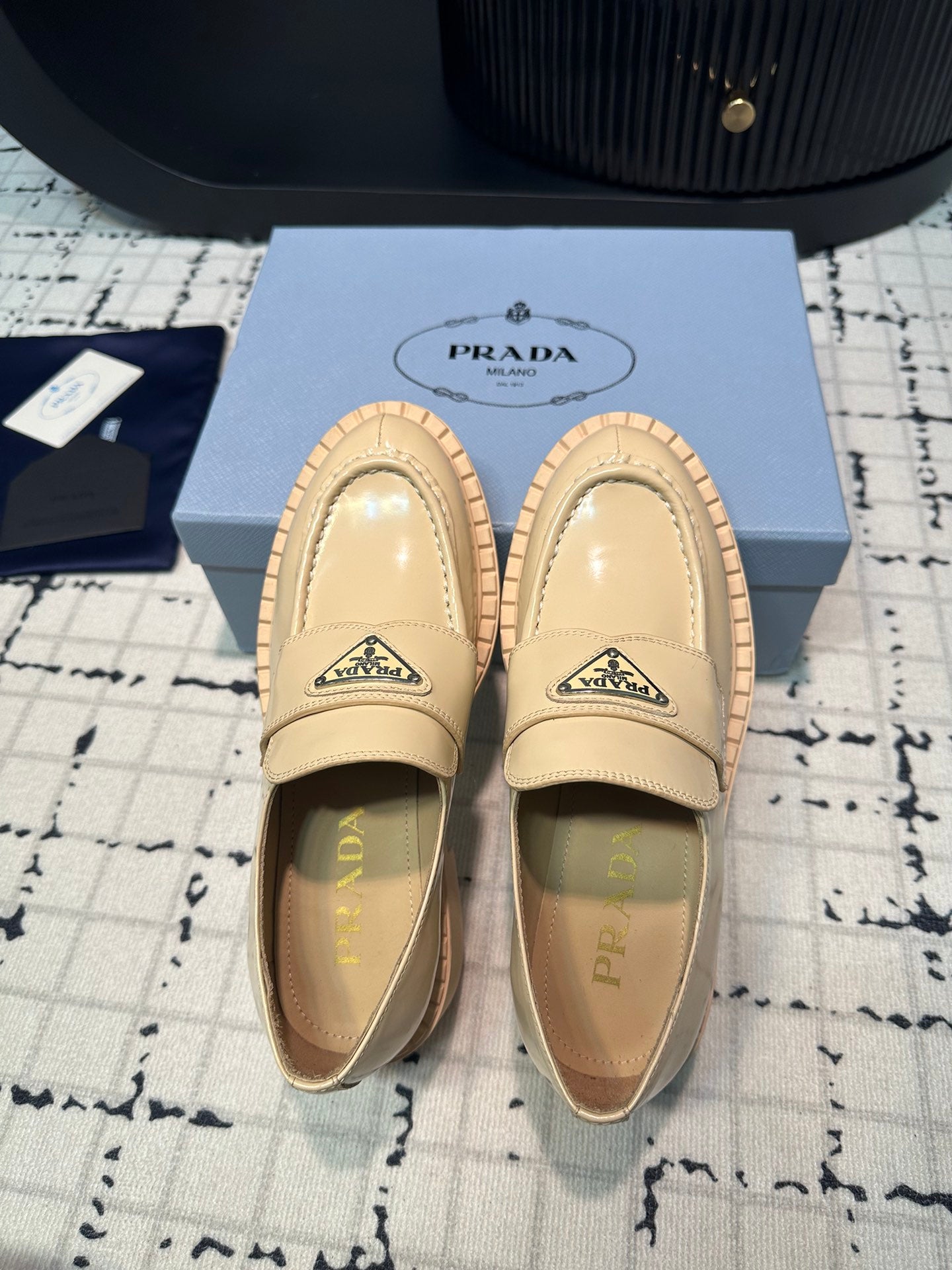 PRA SCHOCOLATE BRUSHED LOAFERS CREAM CALFSKIN