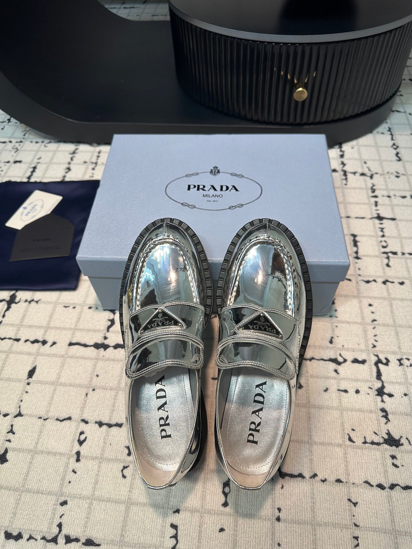 PRA SCHOCOLATE BRUSHED LOAFERS GLOSSY SILVER CALFSKIN