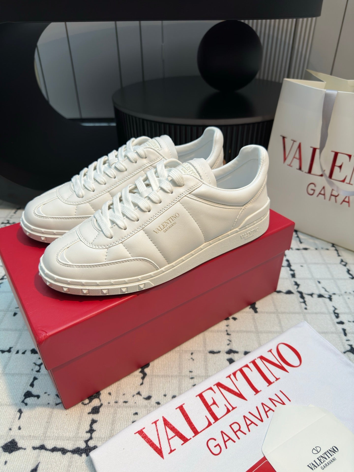 Upvillage Sneaker In Calfskin Leather White  825007