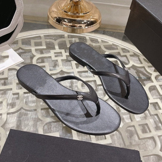 cc thongs black silver calfskin