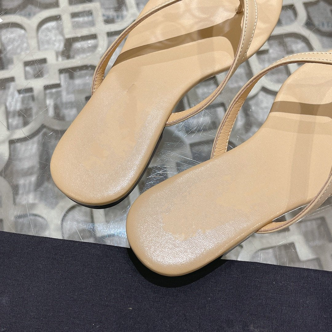 cc thongs beige silver calfskin silk