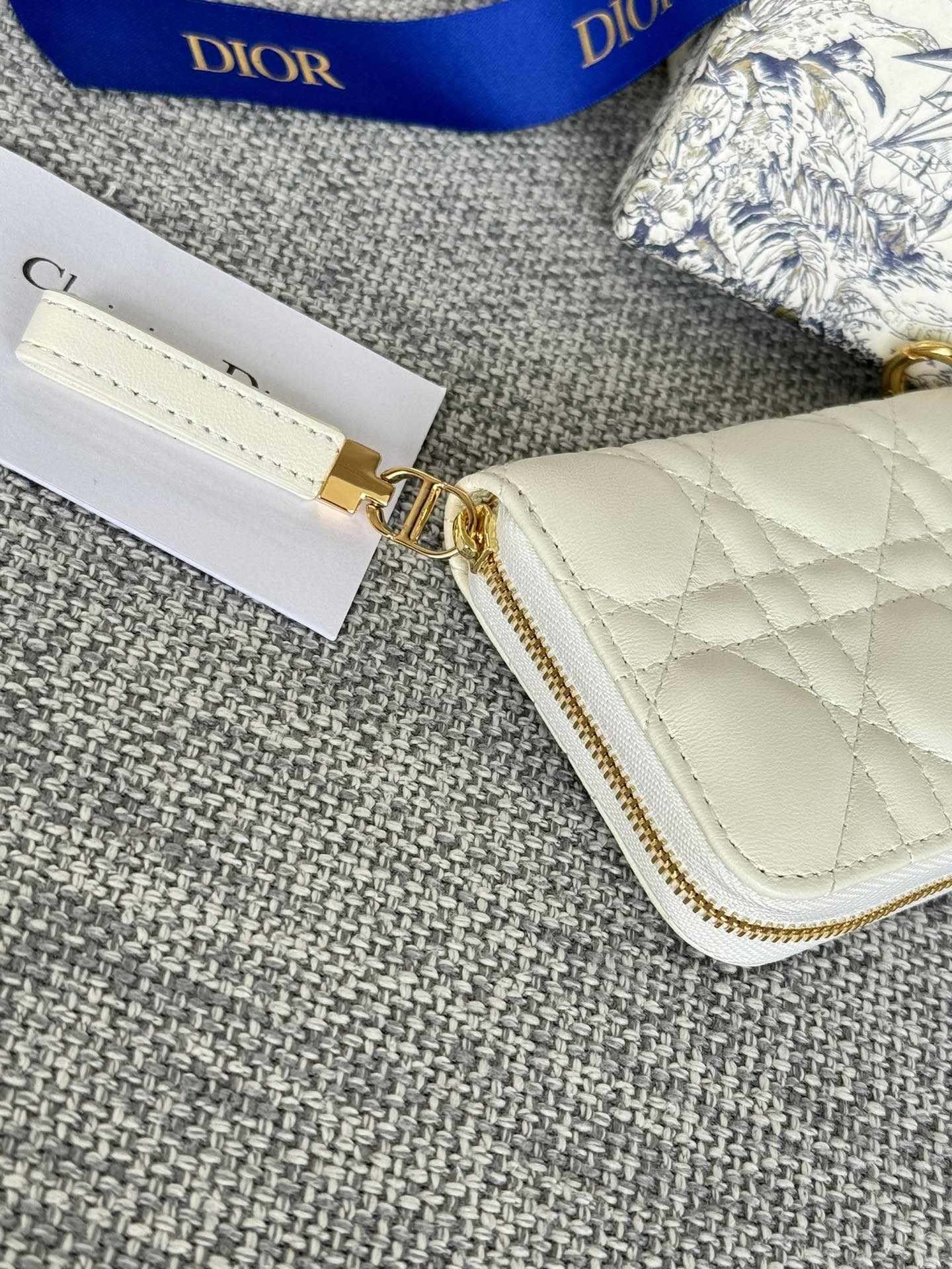 CD Logo Caro 11cm Compact Wallet White Calfskin