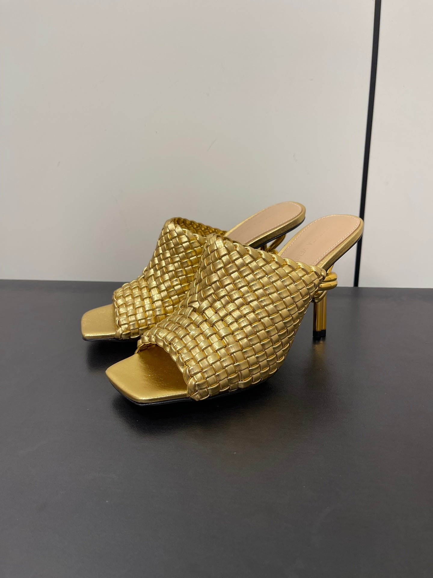 knot mule 95 gold metalic lambskin