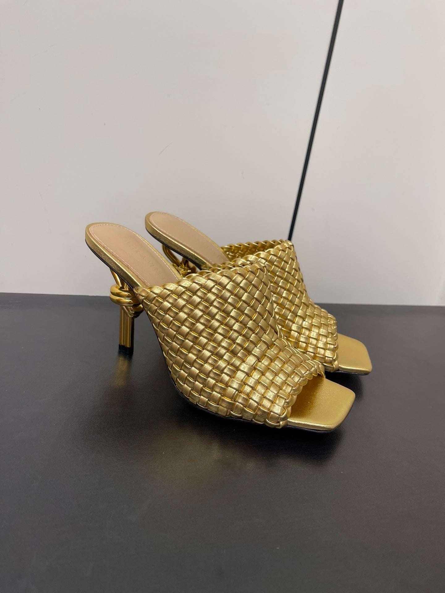 knot mule 95 gold metalic lambskin