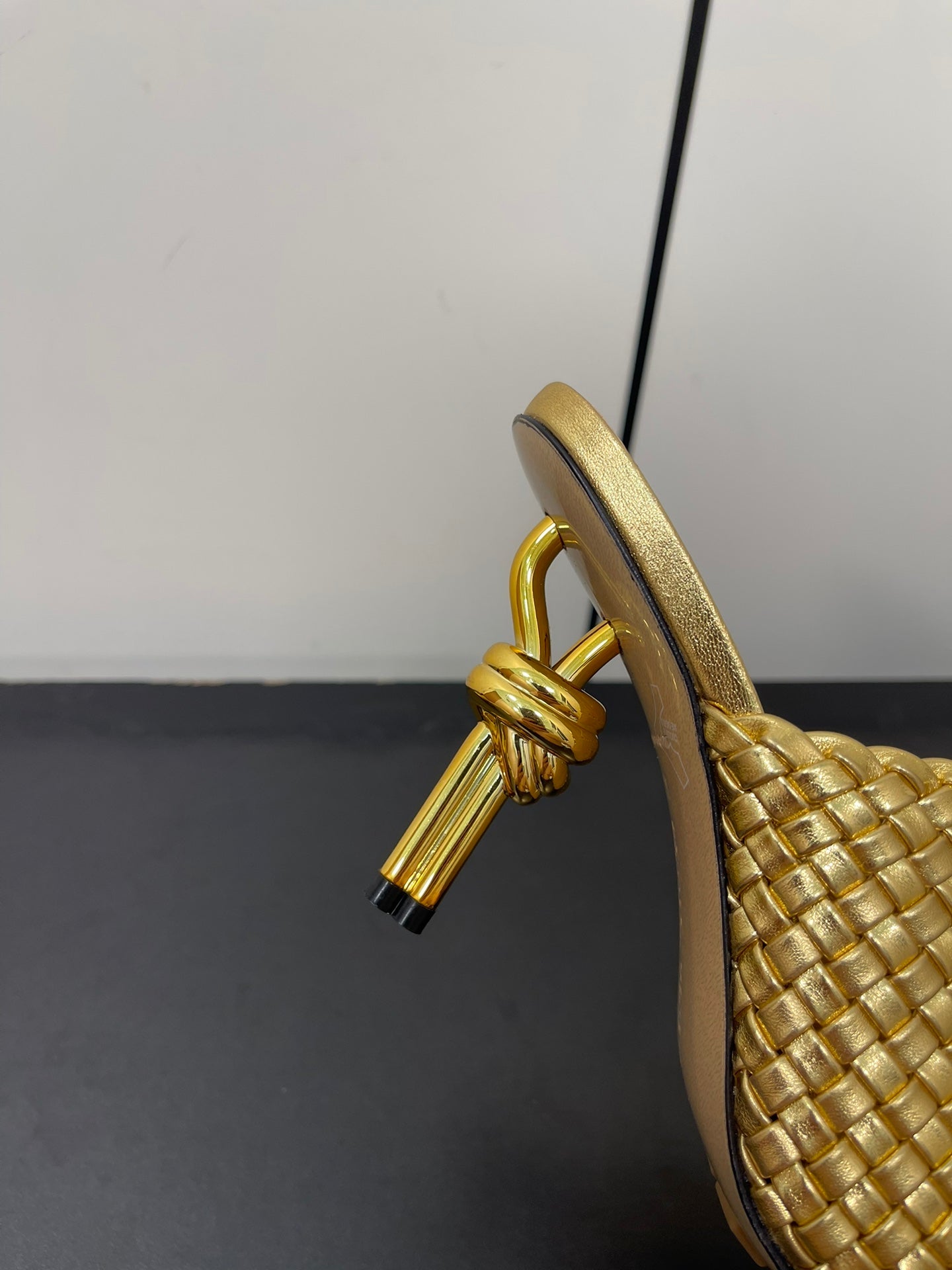 knot mule 95 gold metalic lambskin