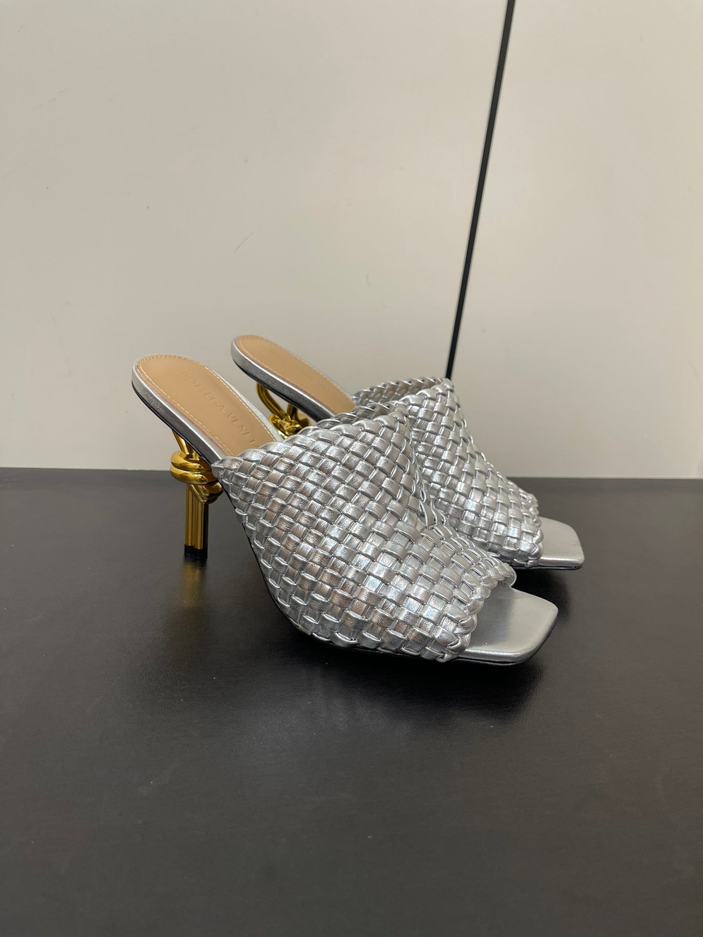 knot mule 95 silver metalic lambskin