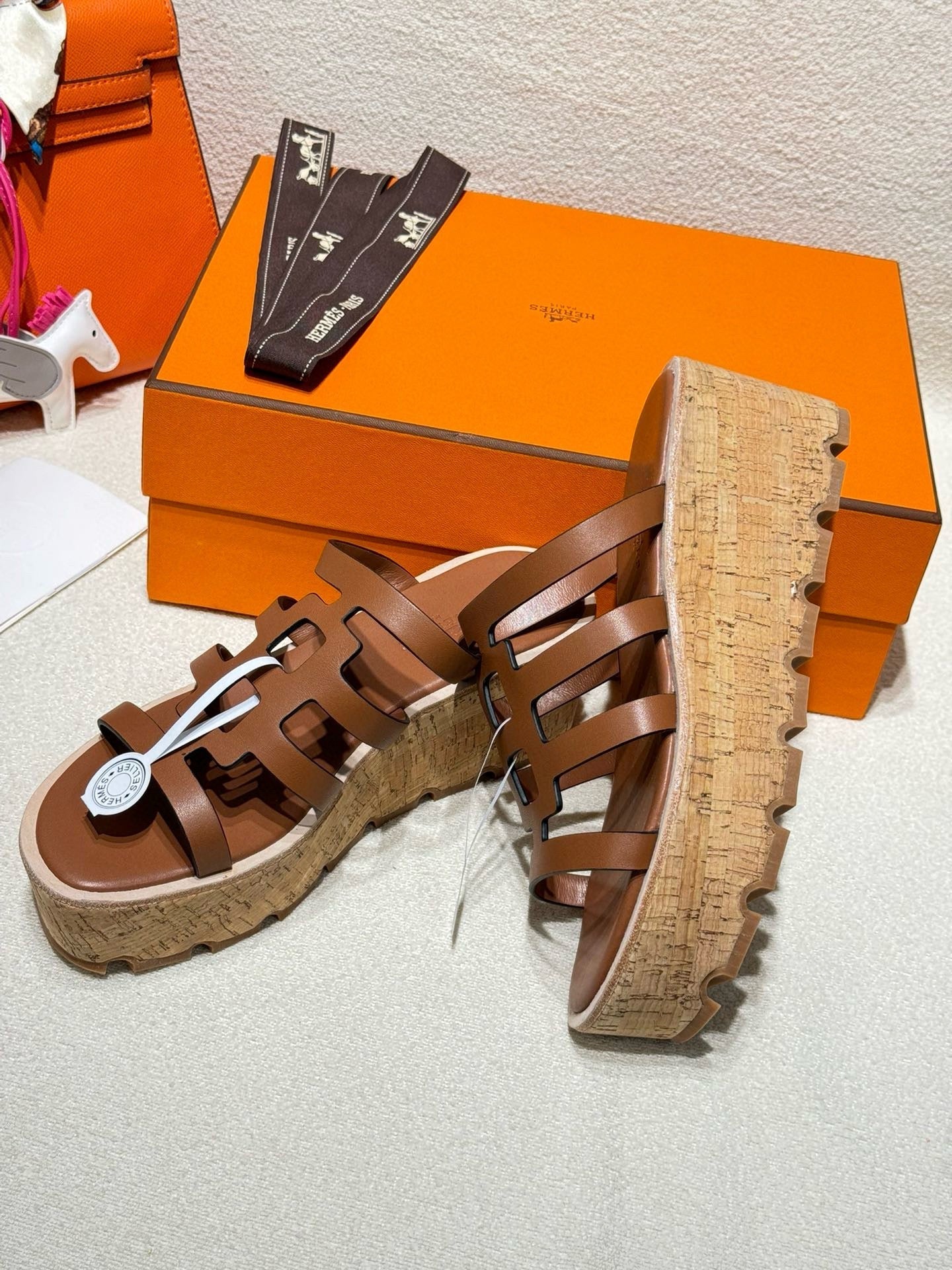 ISABELLA SANDAL CARAMEL CALFSKIN