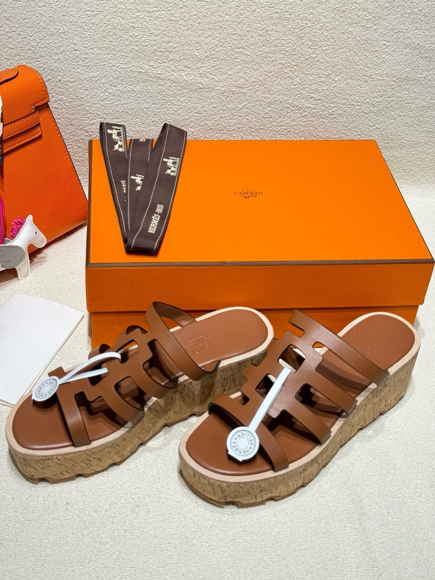 ISABELLA SANDAL CARAMEL CALFSKIN